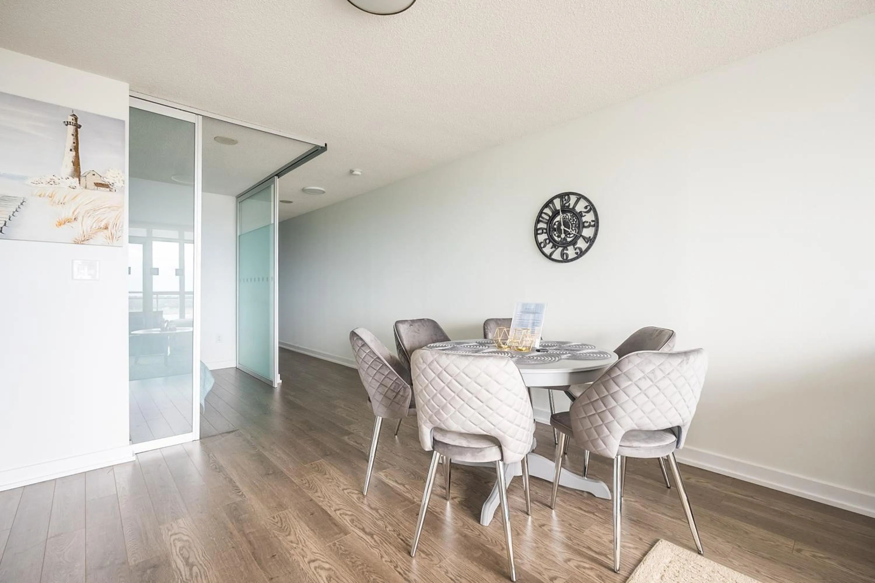 Dining area in GLOBALSTAY Elegant Downtown Apartments