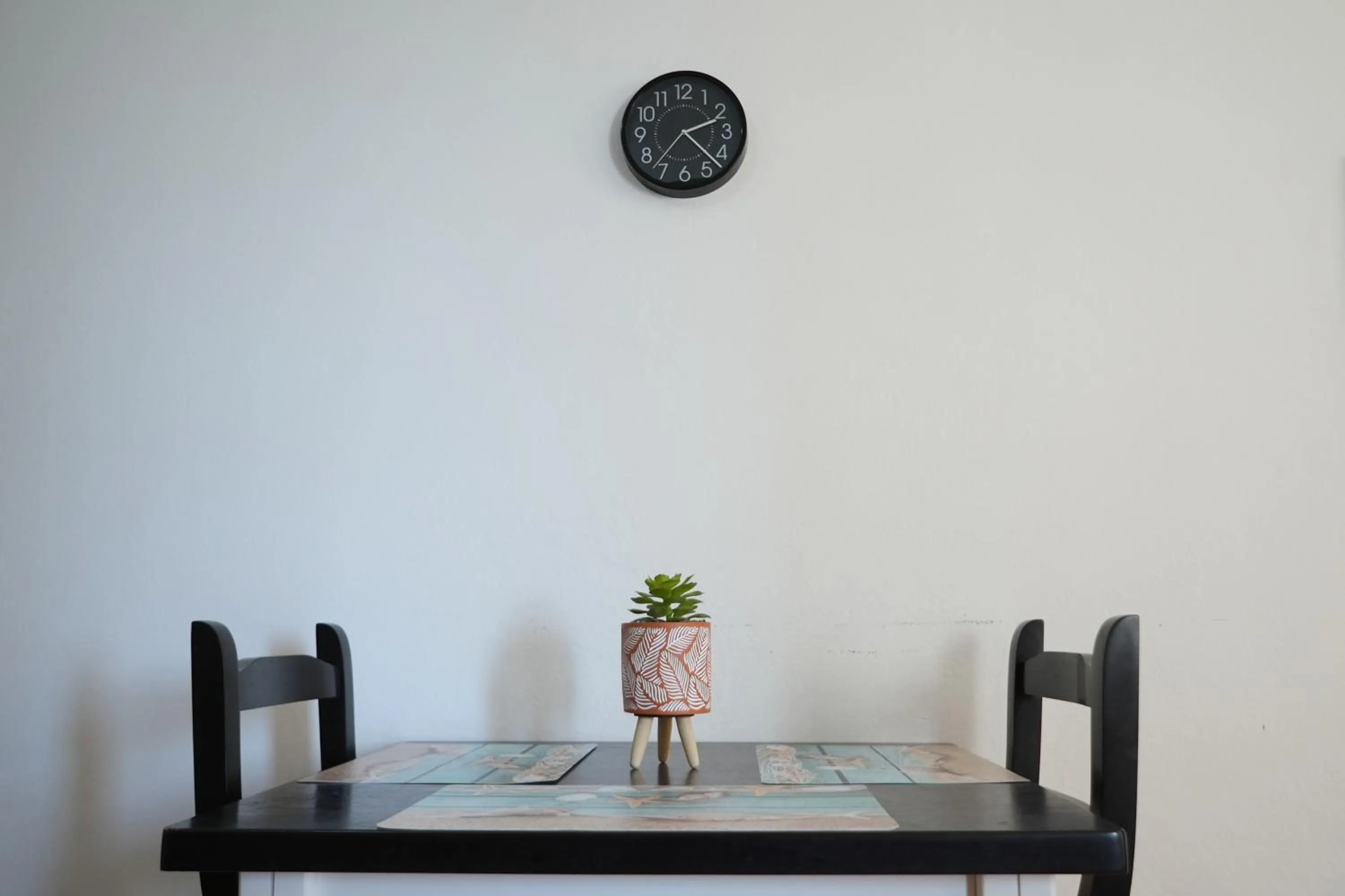 Decorative detail in Saranda Waterside Apartments