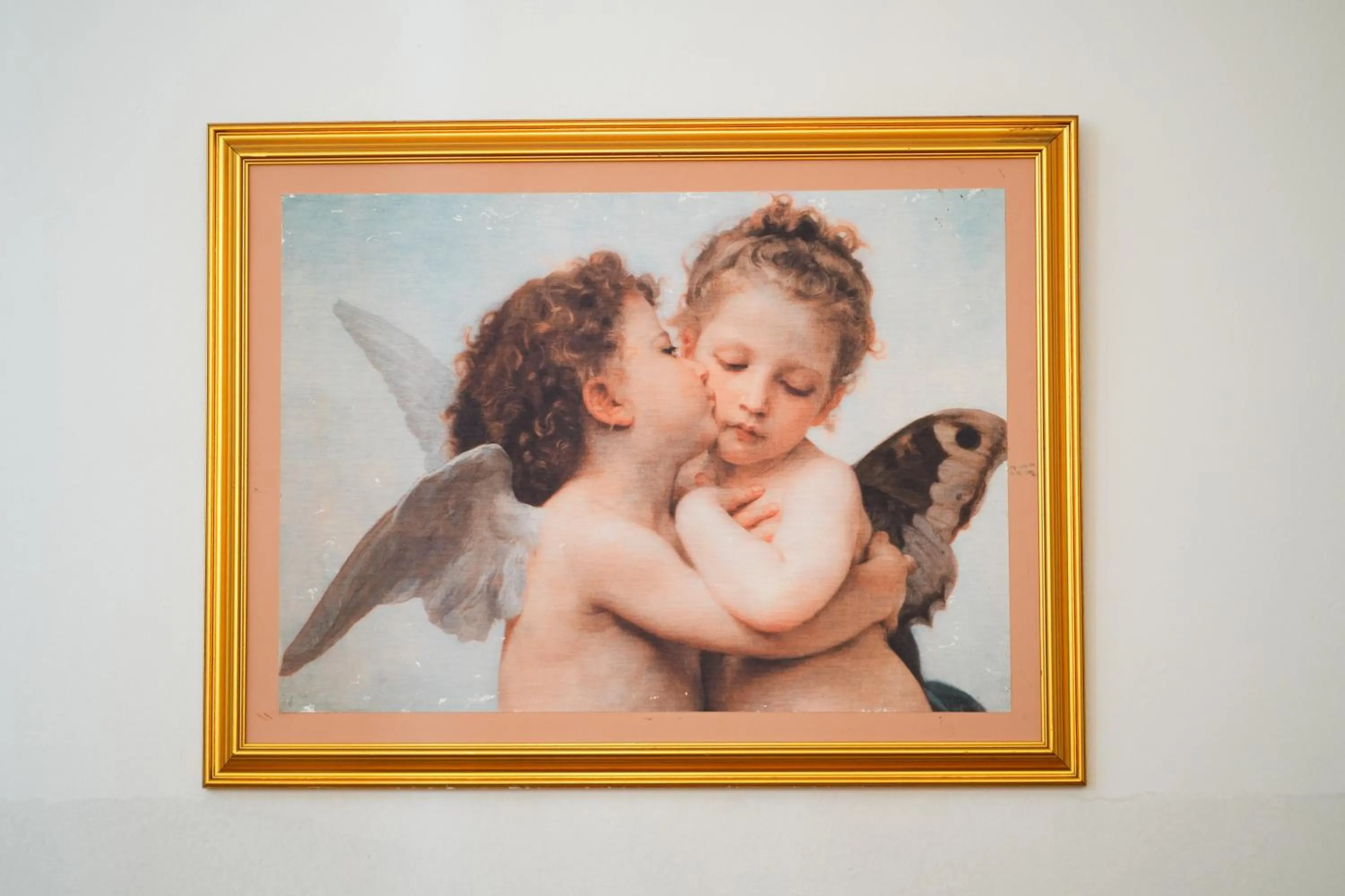 Decorative detail in Saranda Waterside Apartments