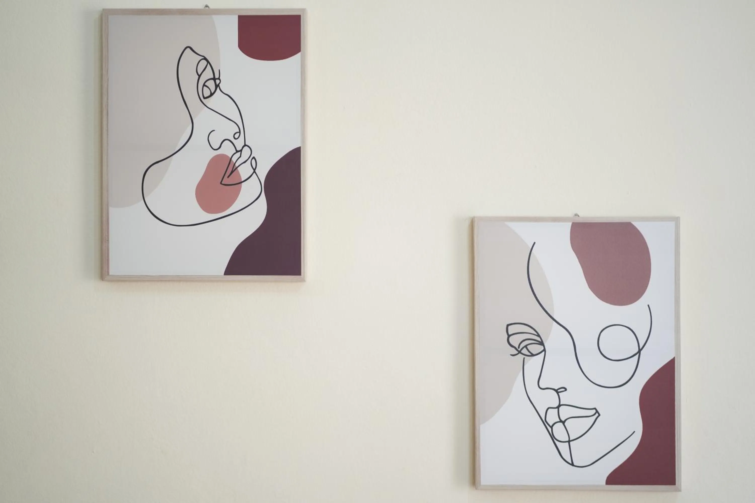 Decorative detail in Saranda Waterside Apartments