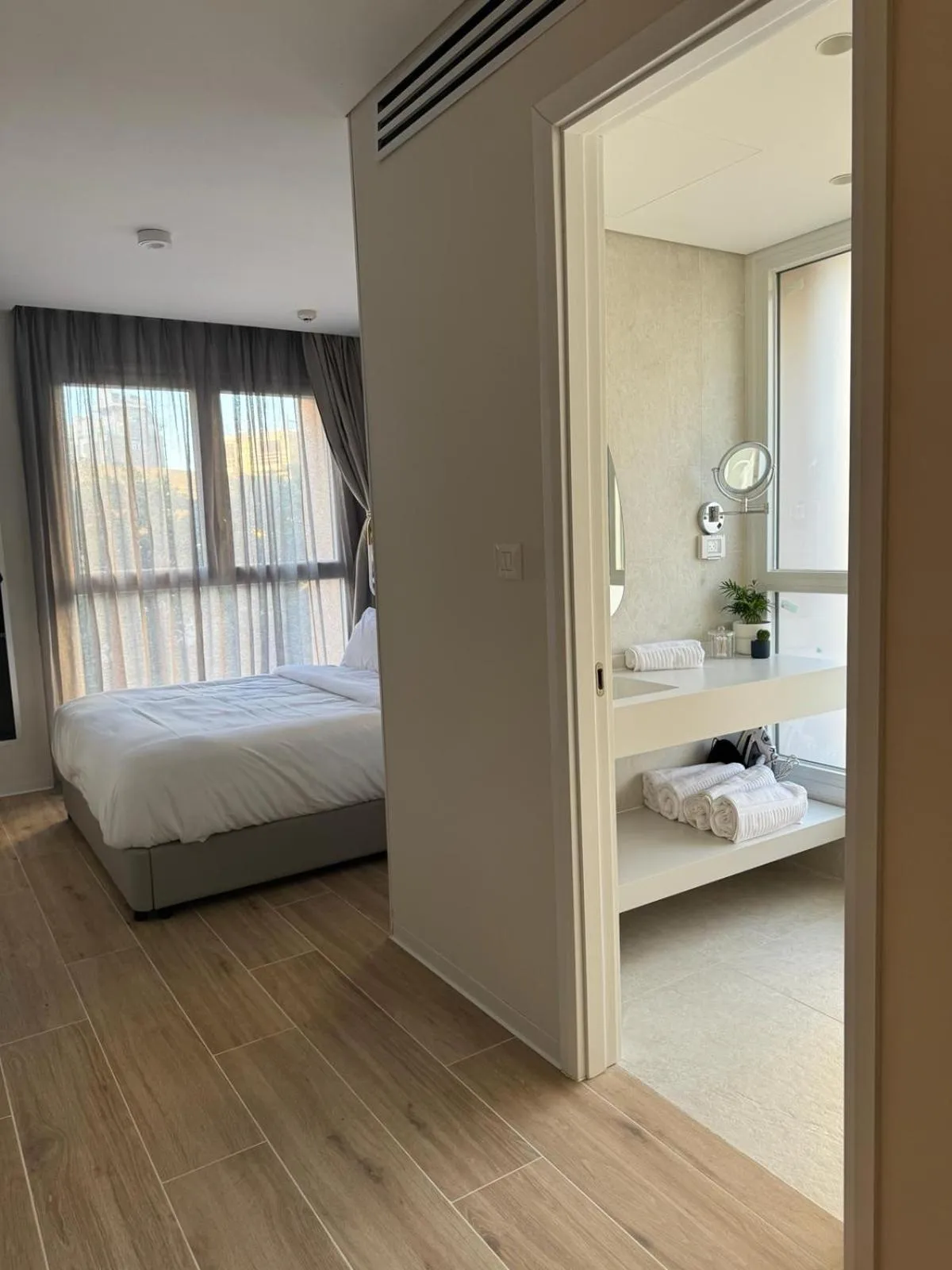 Bed in Allenbeach TLV- apart Hotel- Adults only