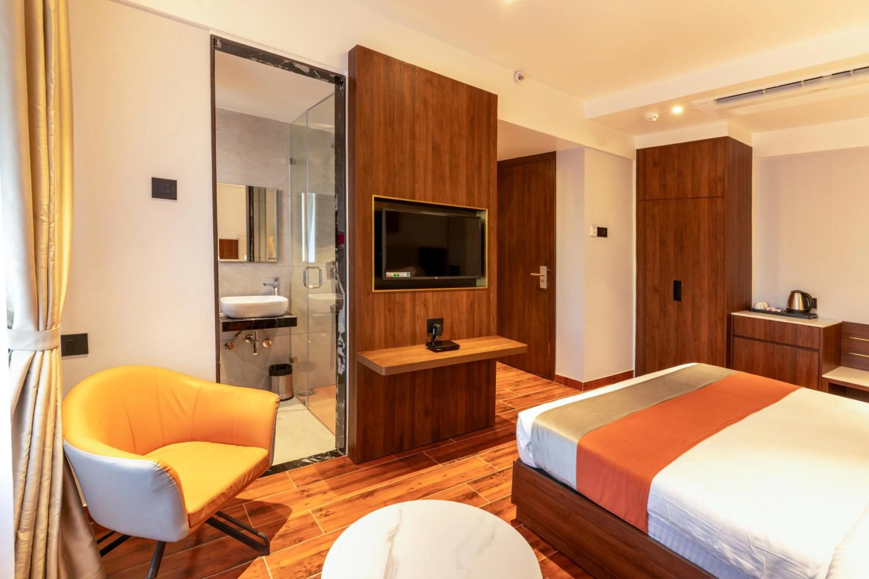 Bathroom, Bed in The Royal Pavilion, Kolhapur