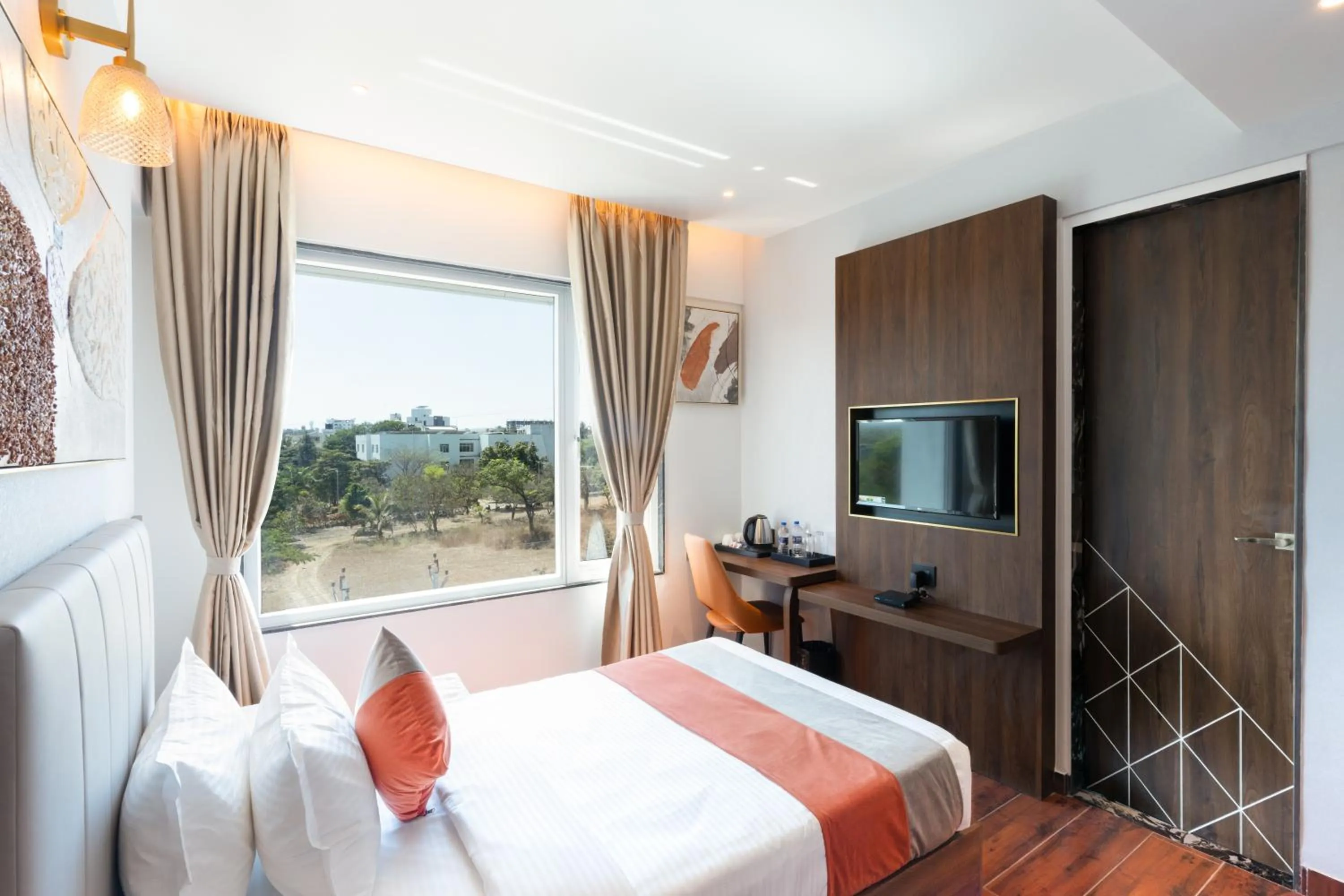 Bedroom, Bed in The Royal Pavilion, Kolhapur