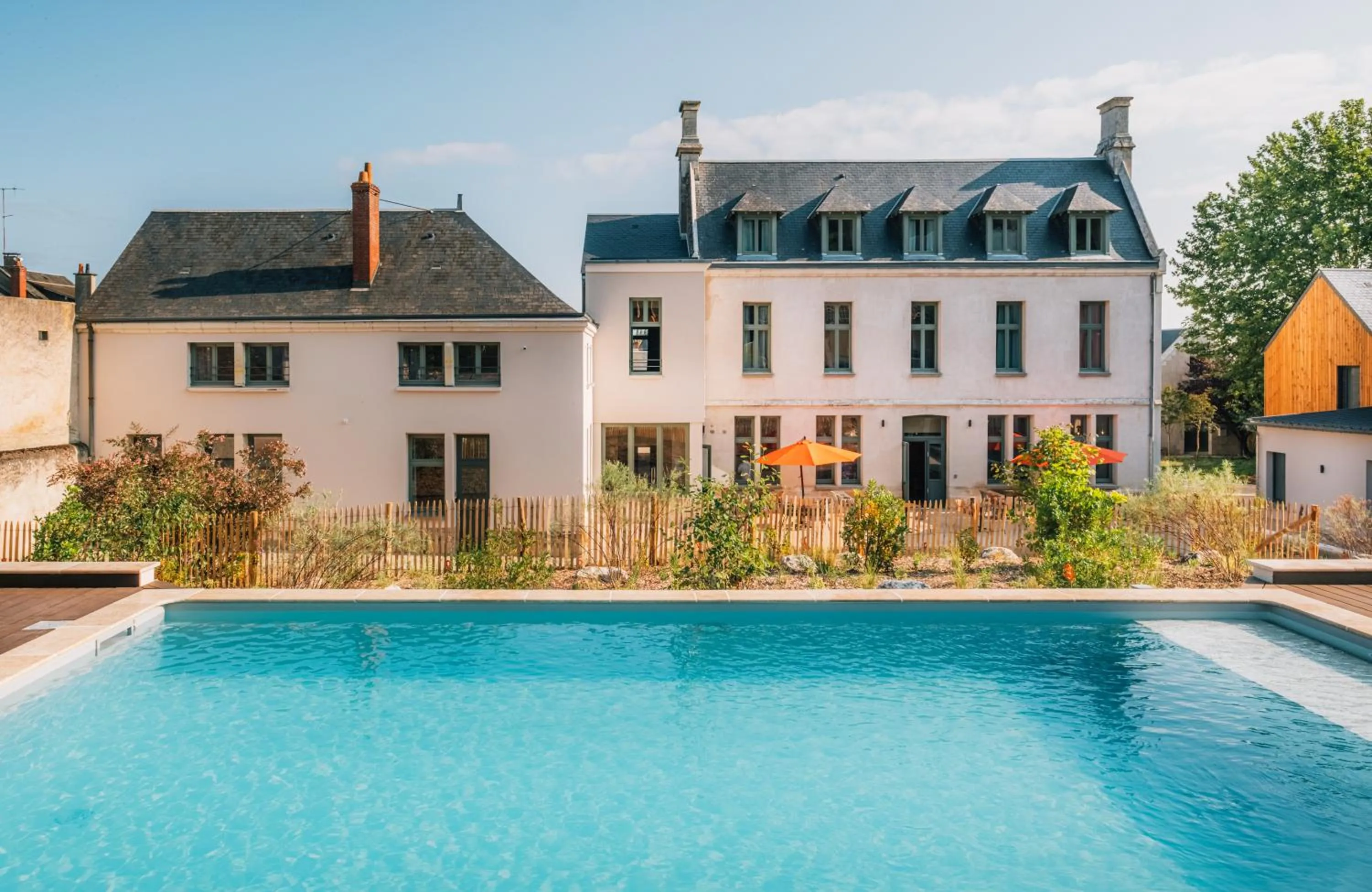 Swimming pool in La Maison Rabelais