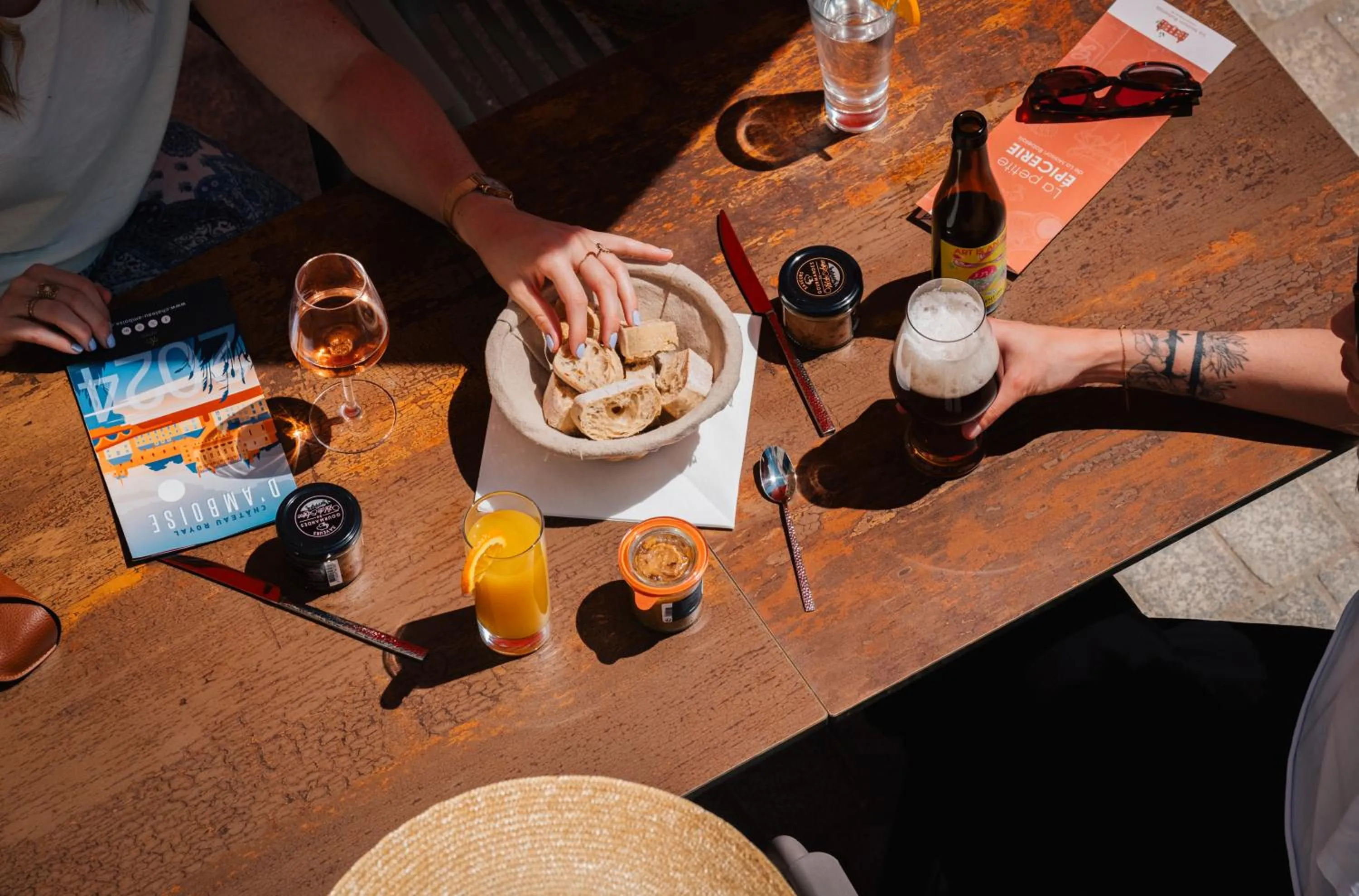 Restaurant/places to eat in La Maison Rabelais