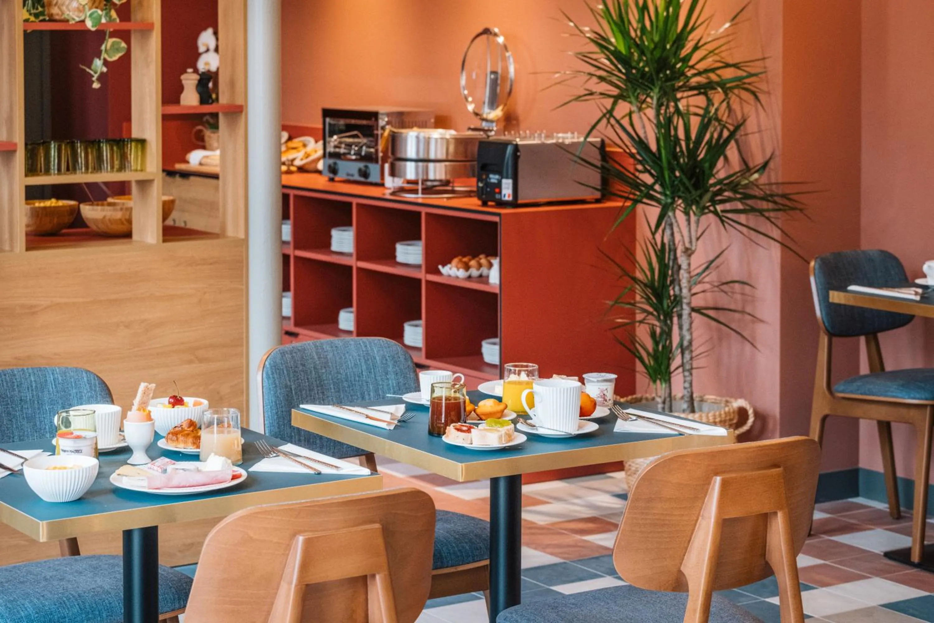 Continental breakfast in La Maison Rabelais