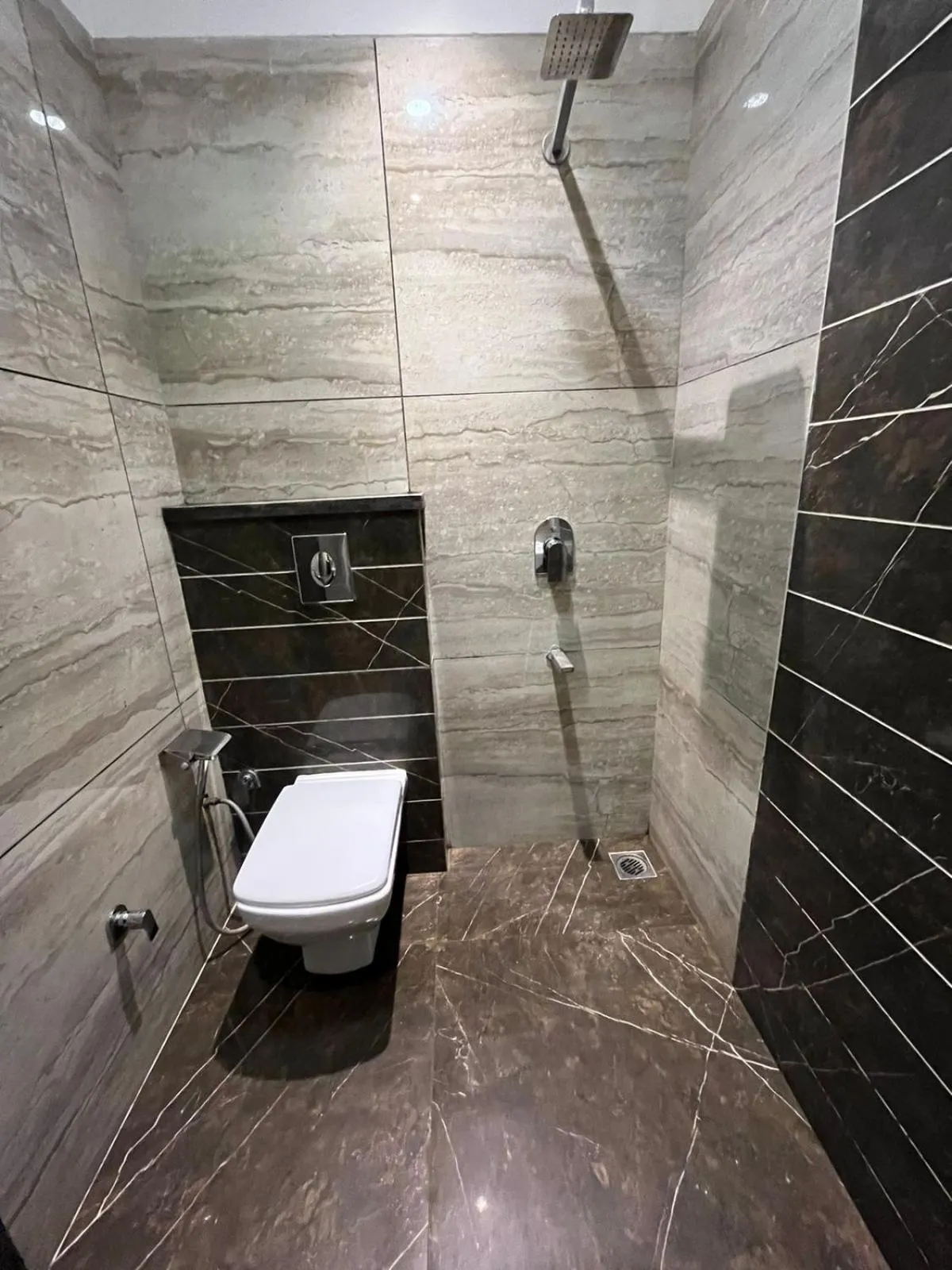 Shower in Hotel SB Residency
