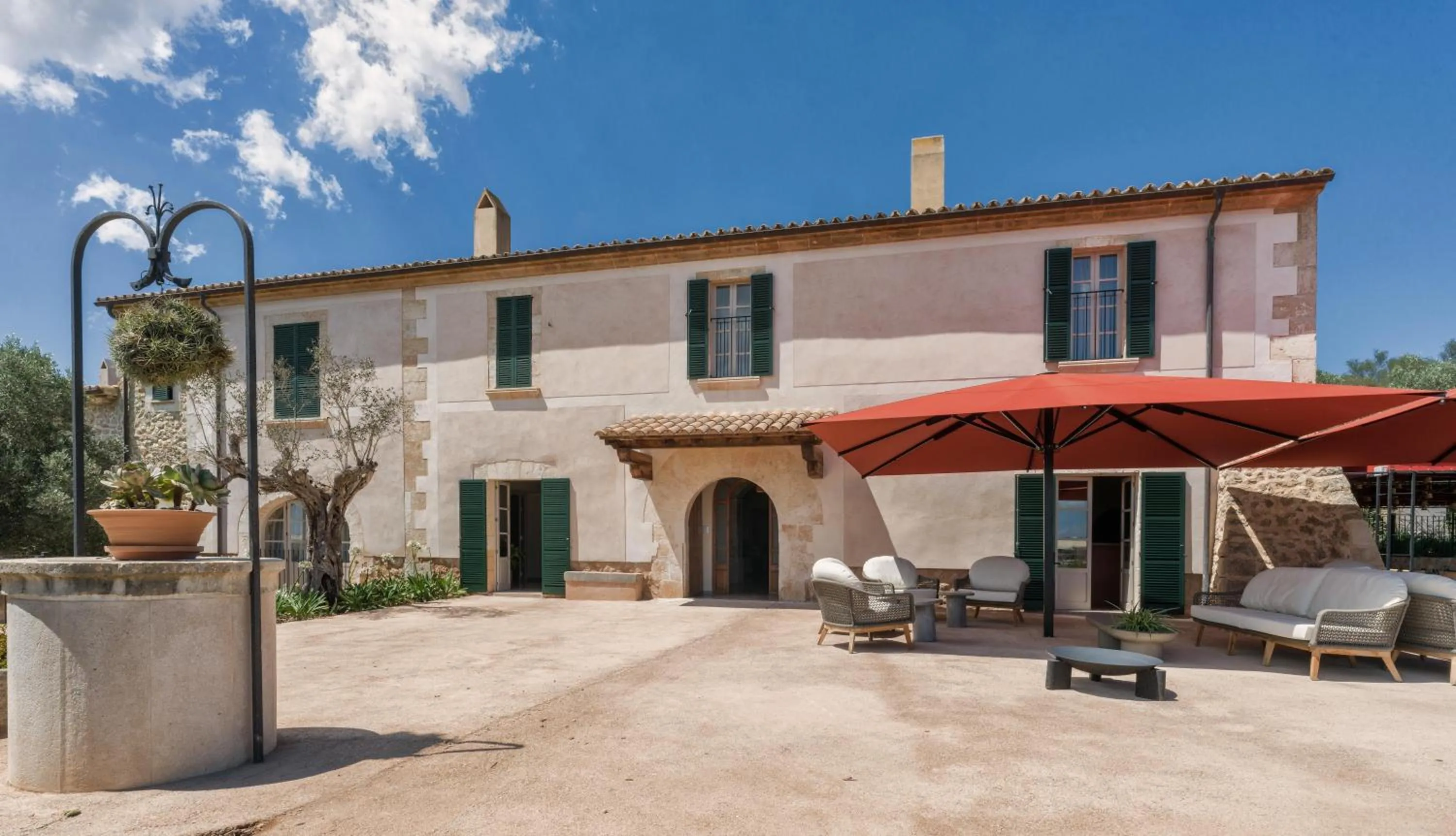 Property building in Son Sabater by Zafiro