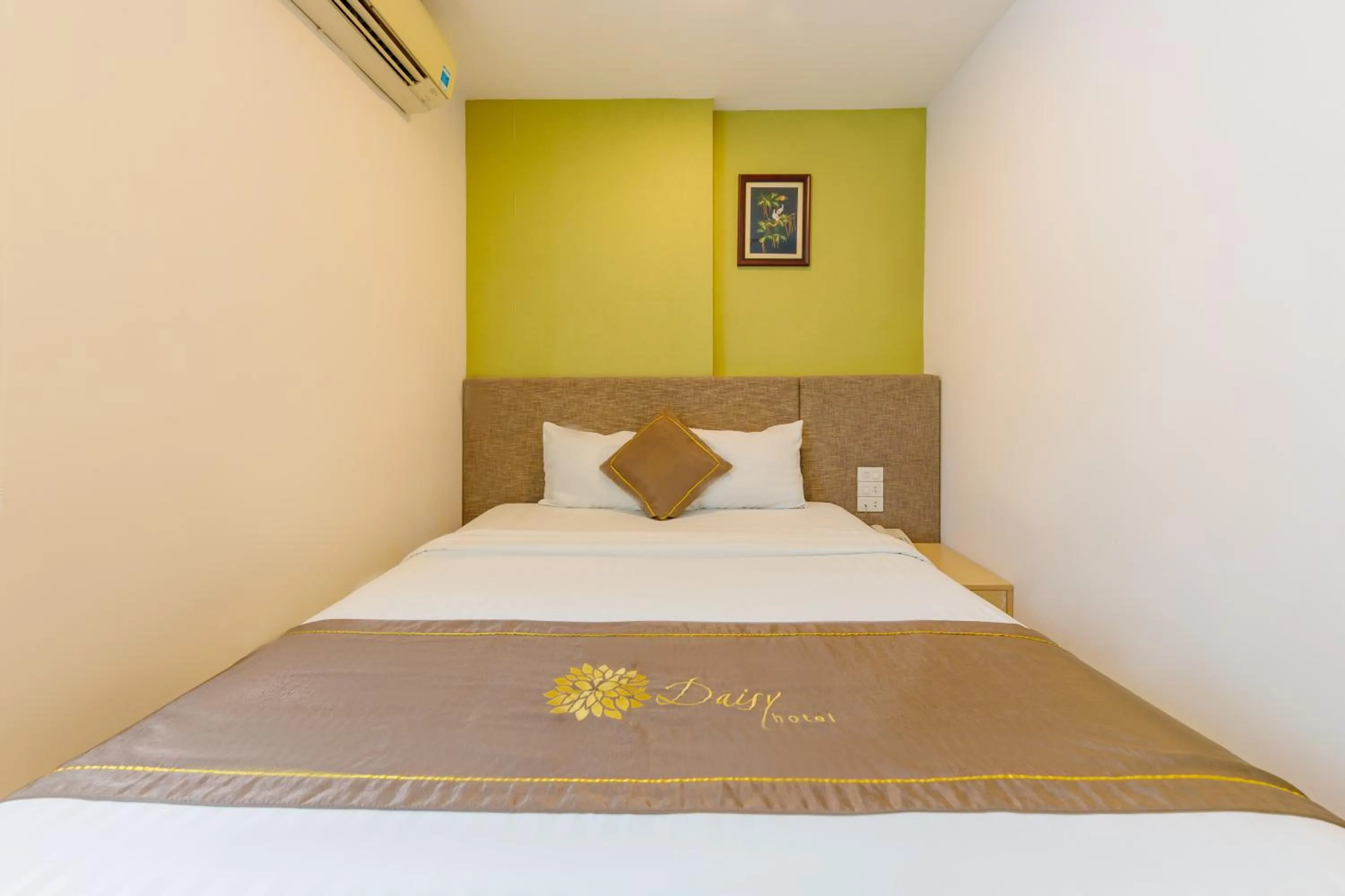 Bed in Daisy Flower Nha Trang