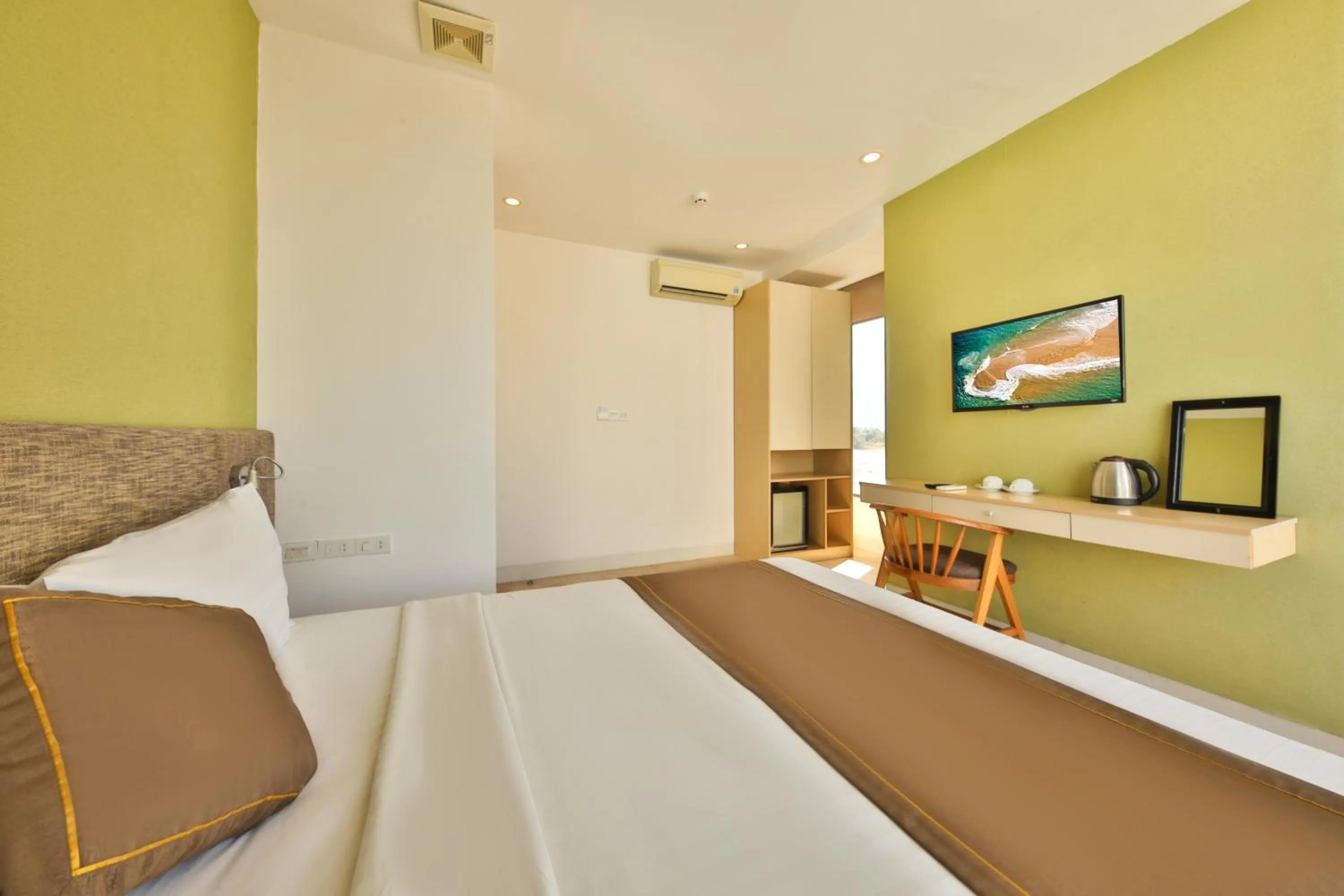 Bed in Daisy Flower Nha Trang