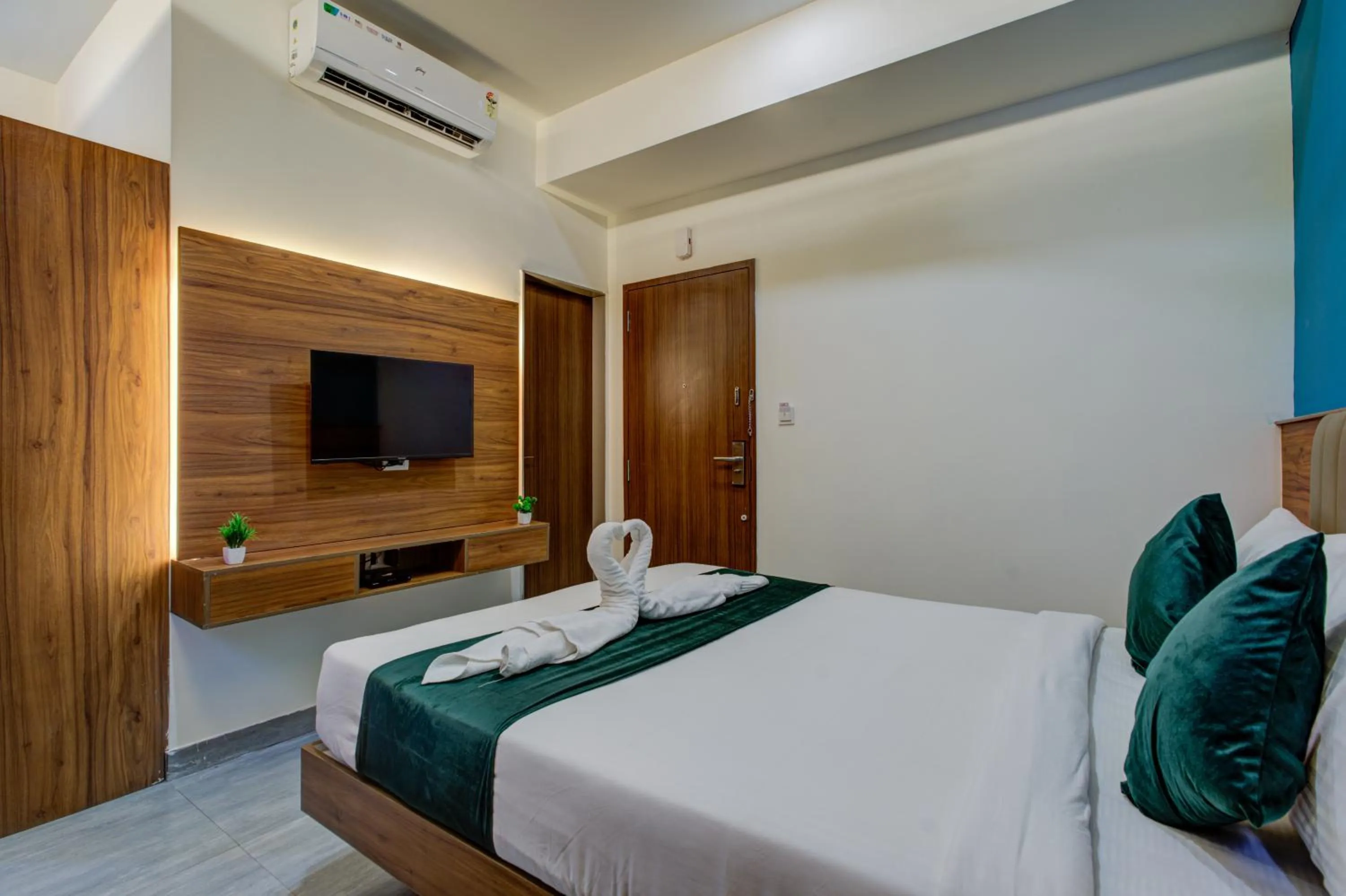 Bed in Silverkey Hotel Yelahanka