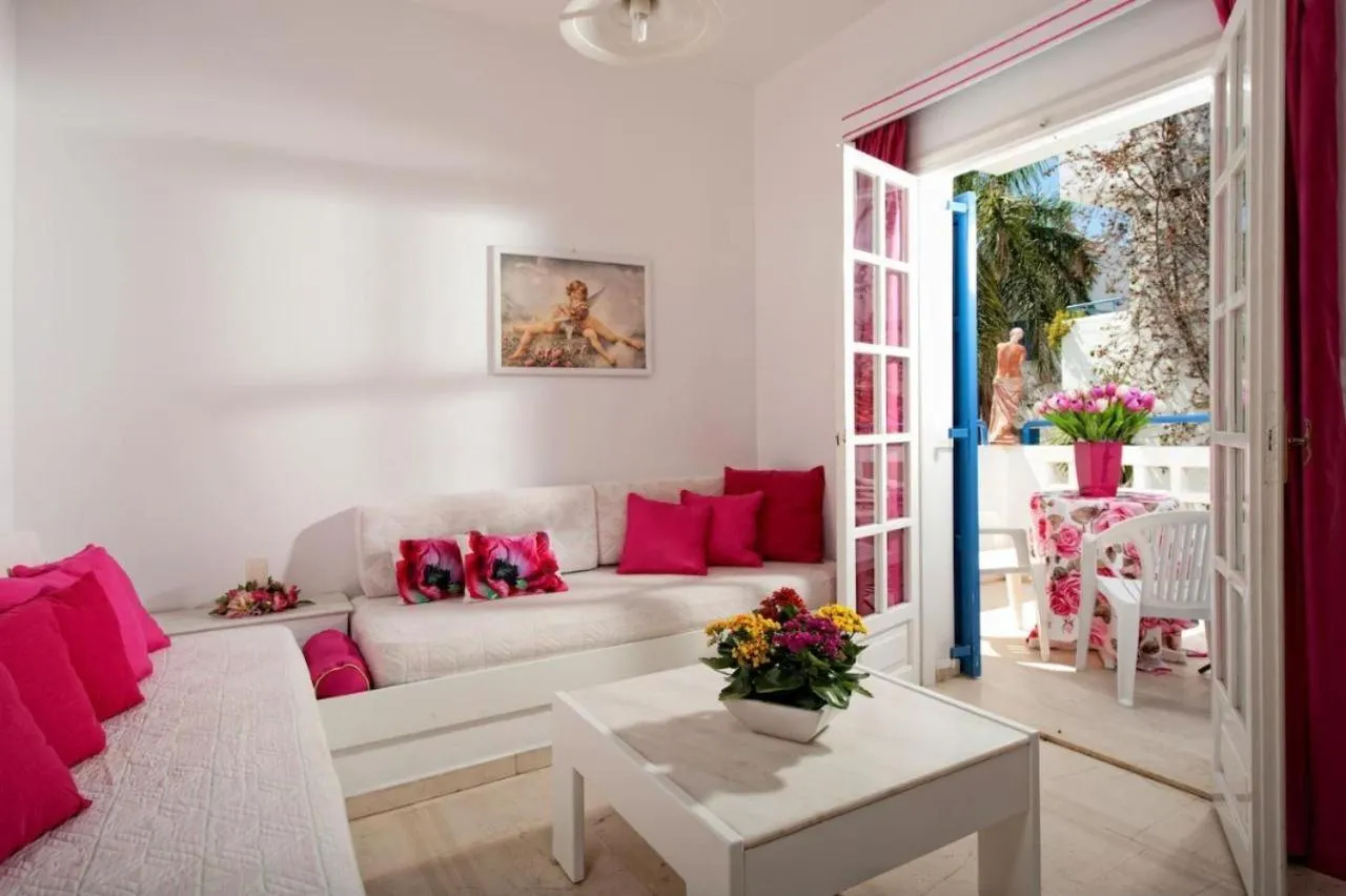 Seating area in Galini Studios and Apartments