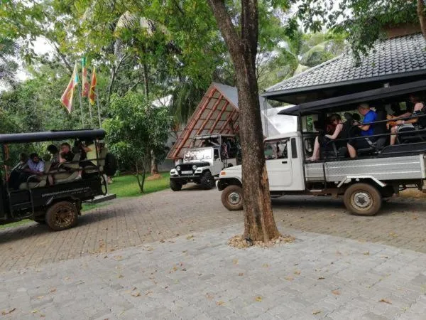 Nil Diya Mankada Safari Lodge