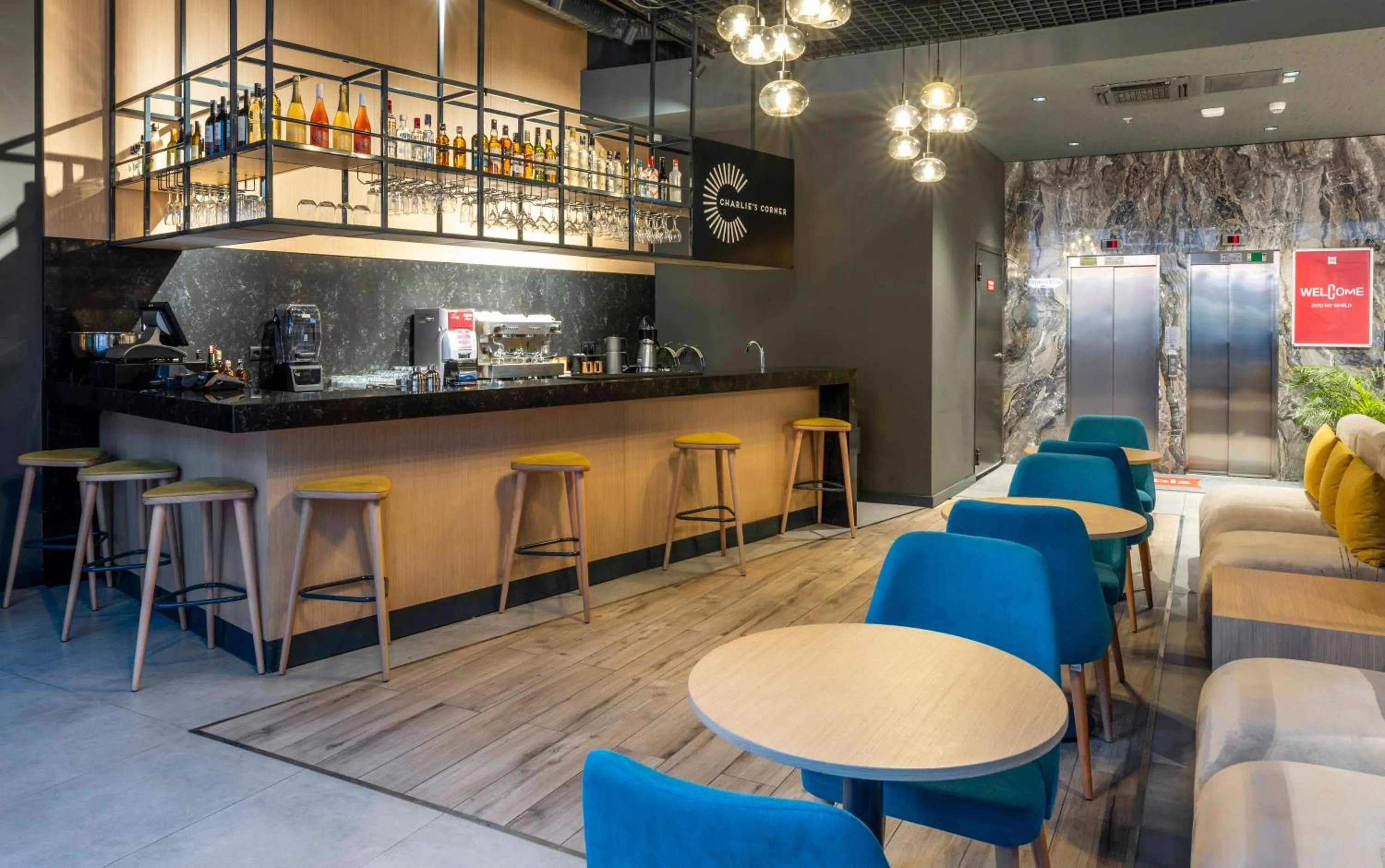 Lobby or reception in ibis Istanbul Sisli