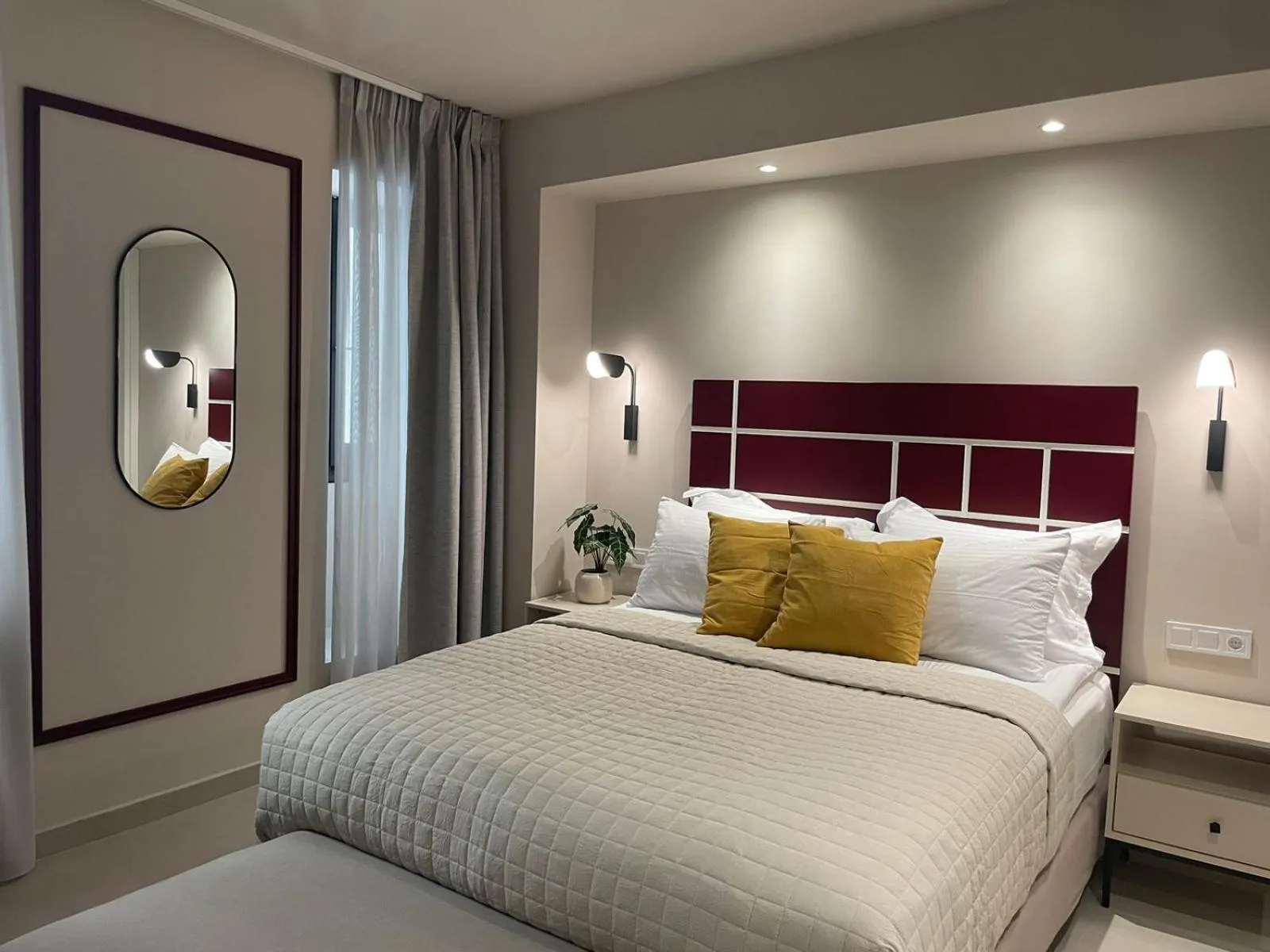 Bed in Living Yard Thissio