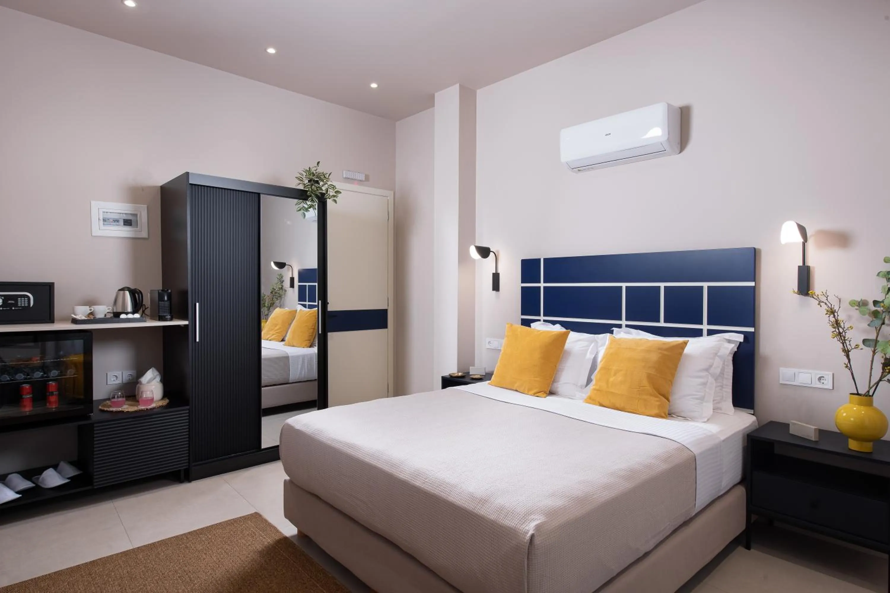 Bedroom, Bed in Living Yard Thissio