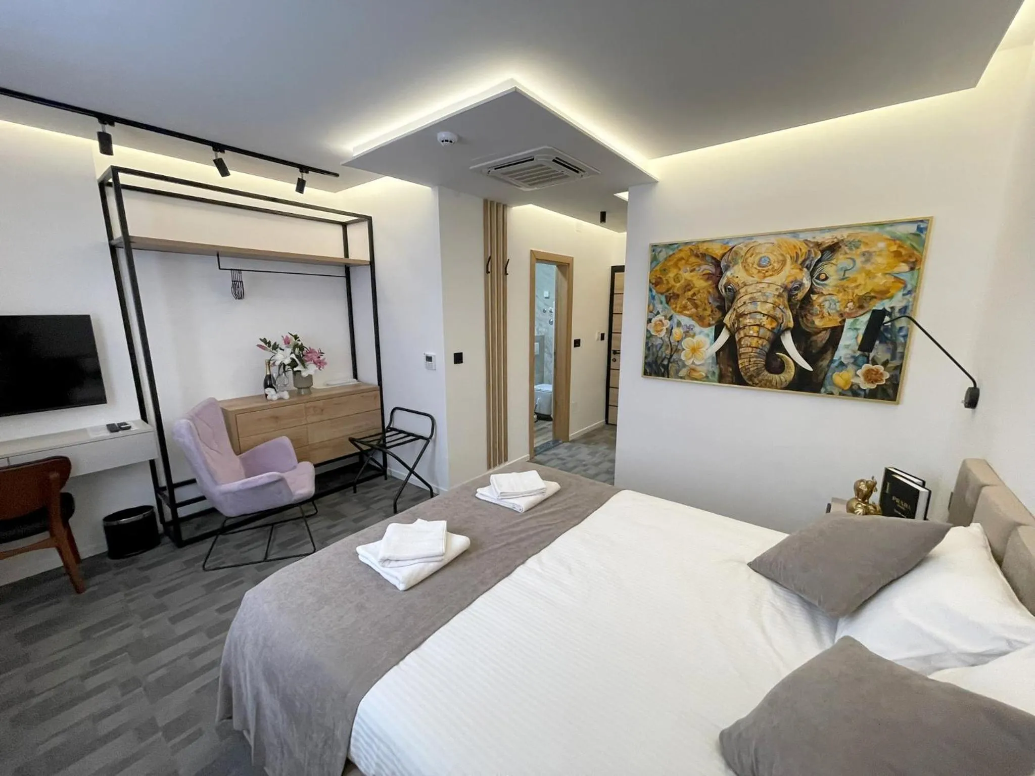 Bed in Hotel NPL CODE