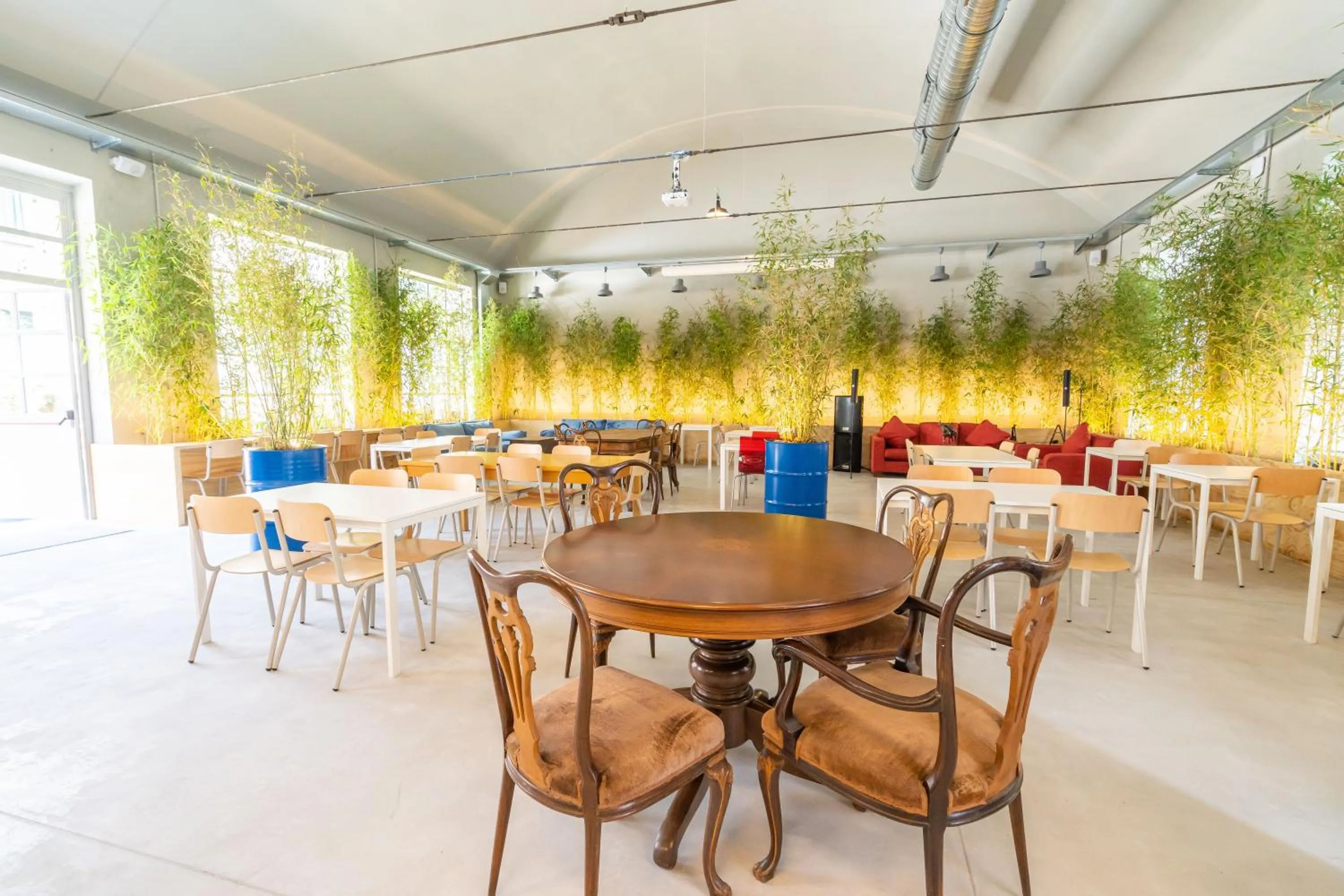 Restaurant/places to eat in Bovisa Urban Garden