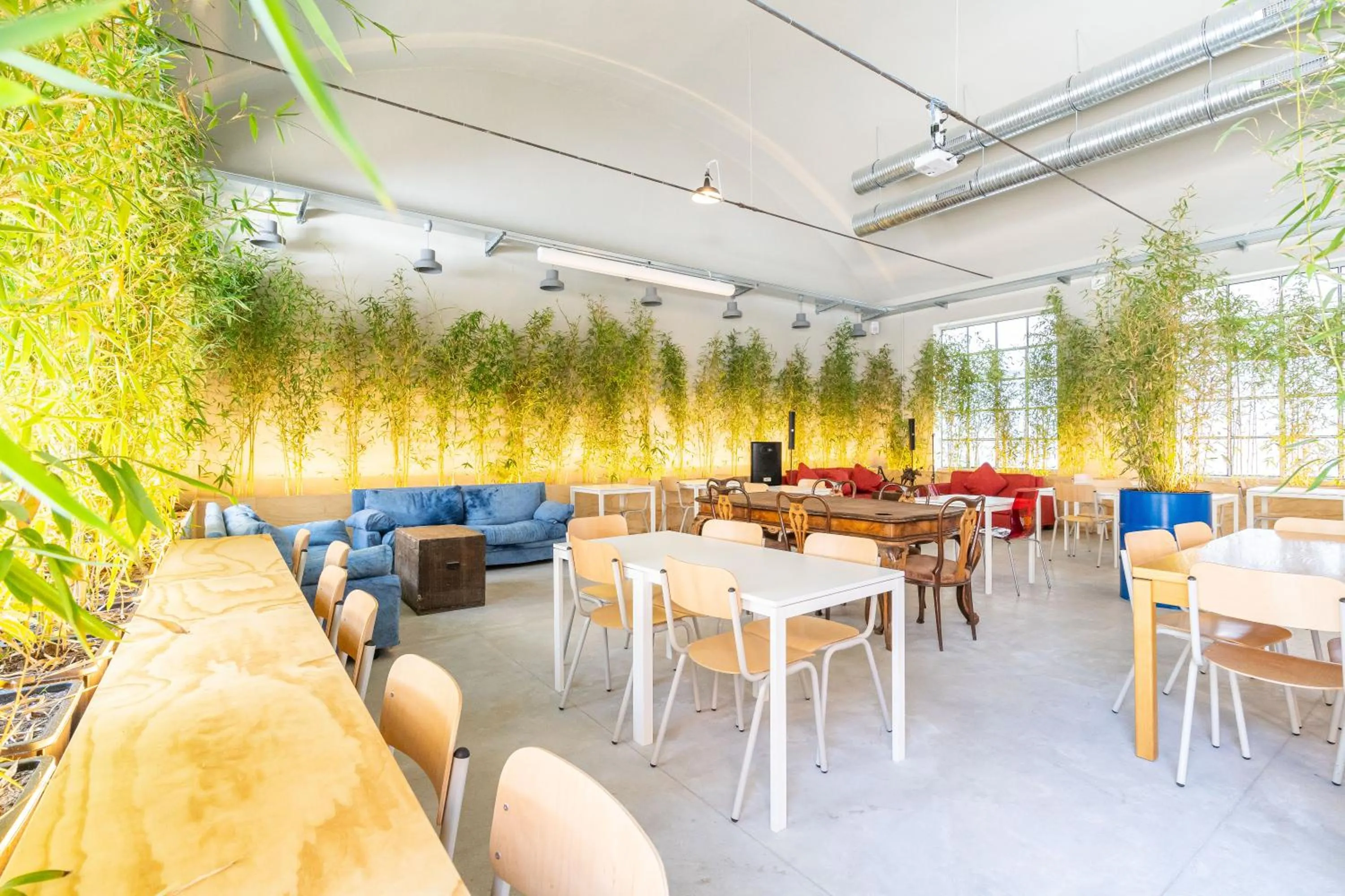 Restaurant/places to eat in Bovisa Urban Garden