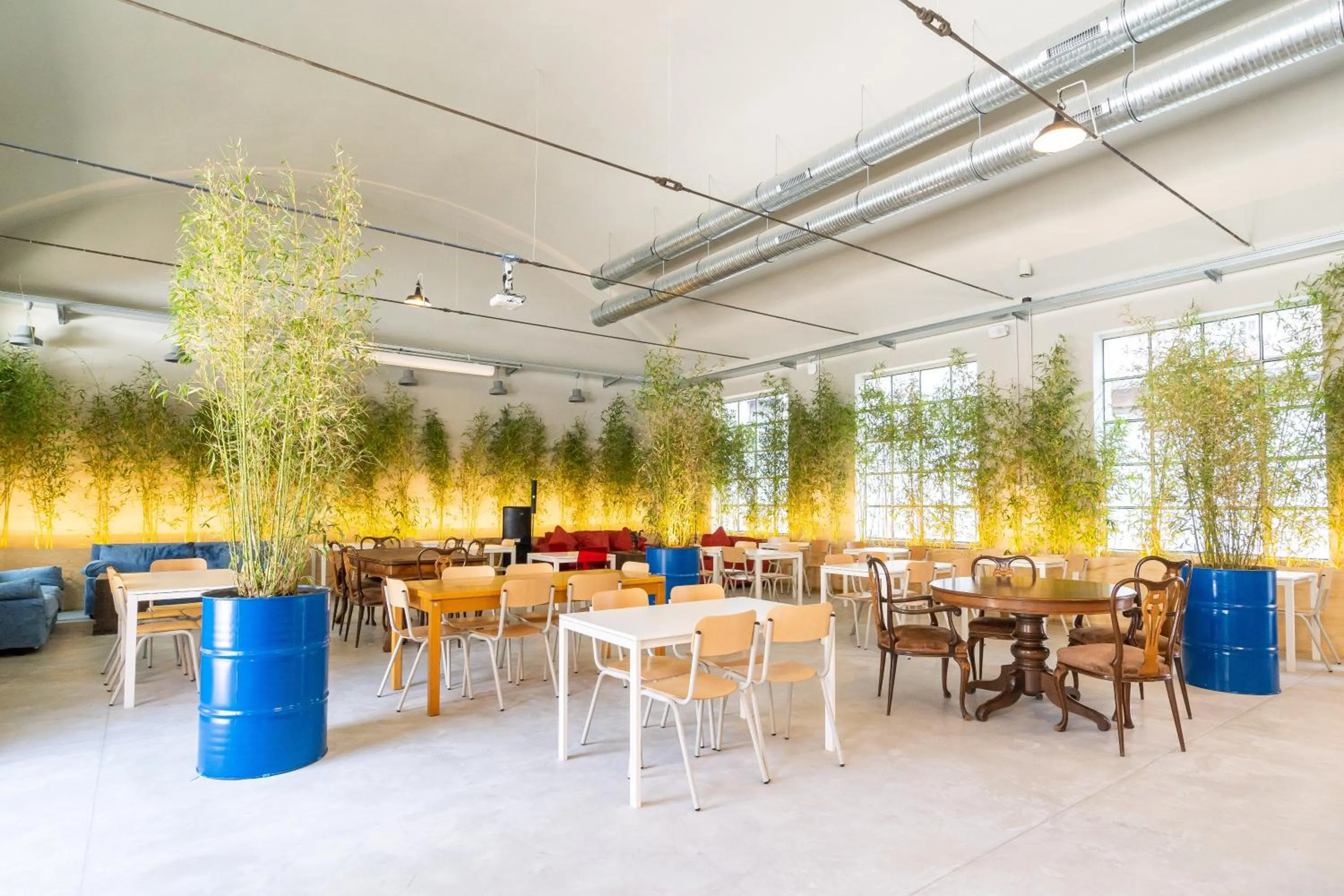Restaurant/places to eat in Bovisa Urban Garden