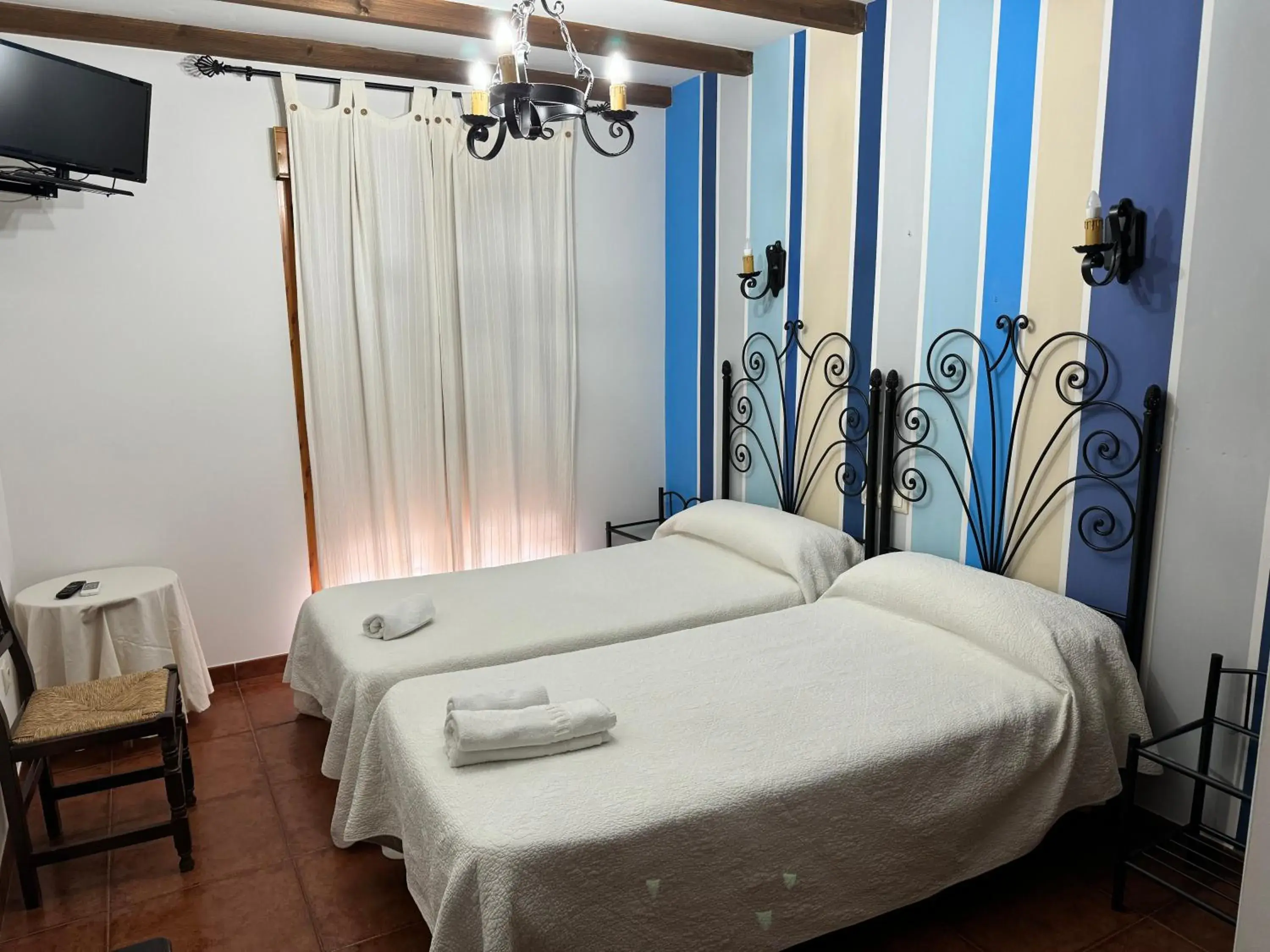 Double or Twin Room in Hostal El Descanso Del Emperador Double or Twin Room in Hostal El Descanso Del Emperador