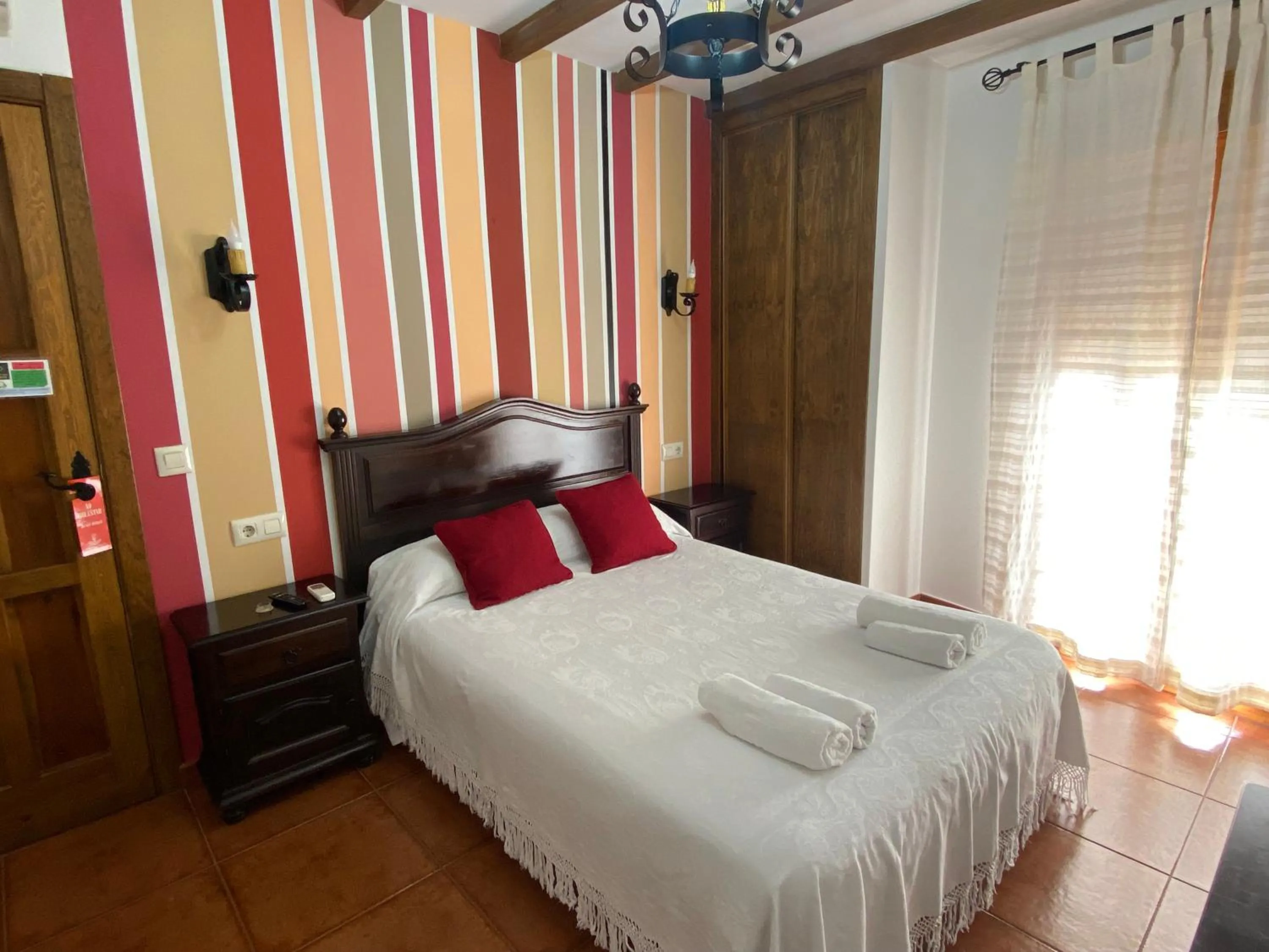 Decorative detail, Bed in Hostal El Descanso Del Emperador