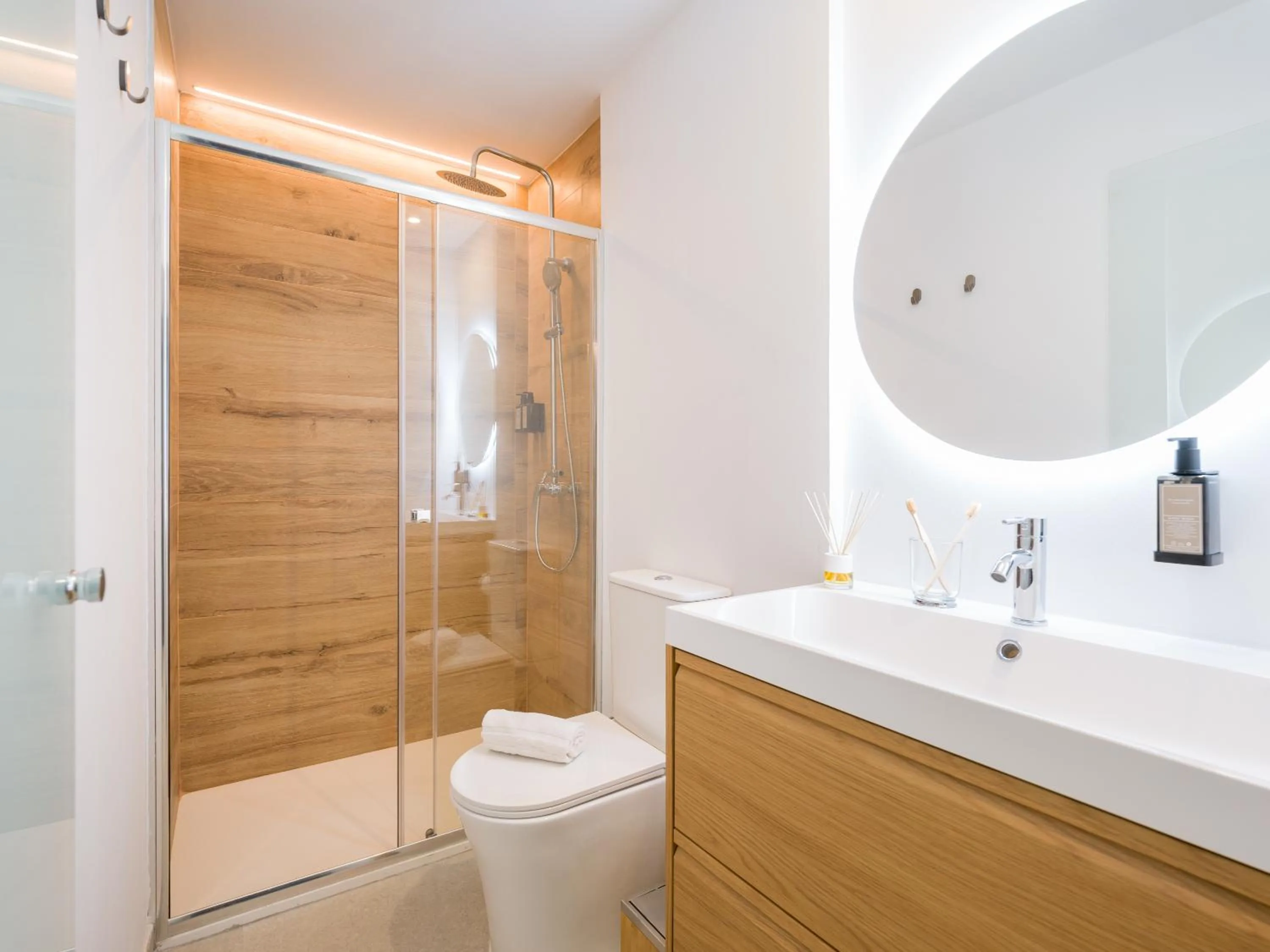 Shower in Shabolo Apartments Las Palmas