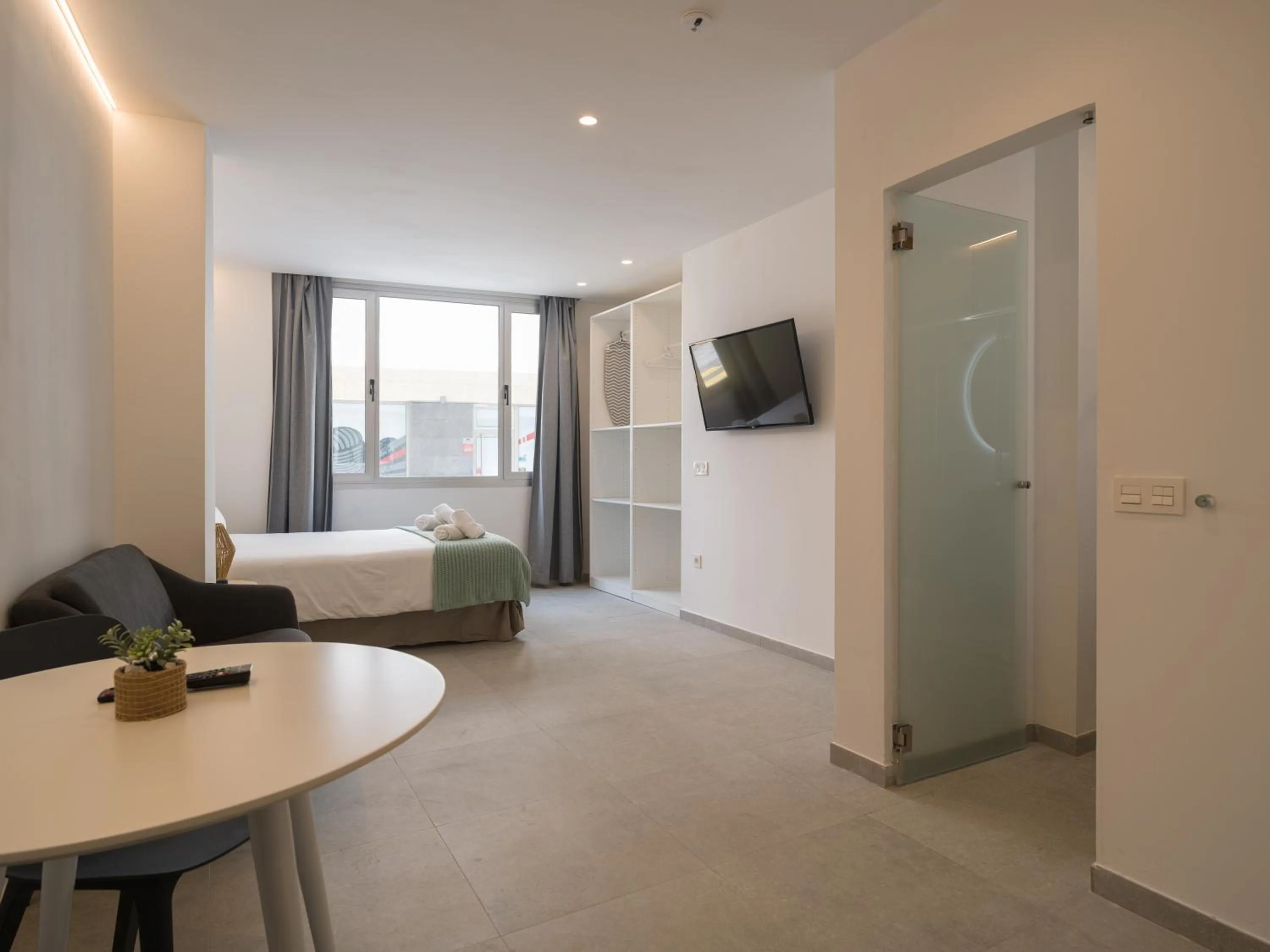 TV and multimedia, Bed in Shabolo Apartments Las Palmas