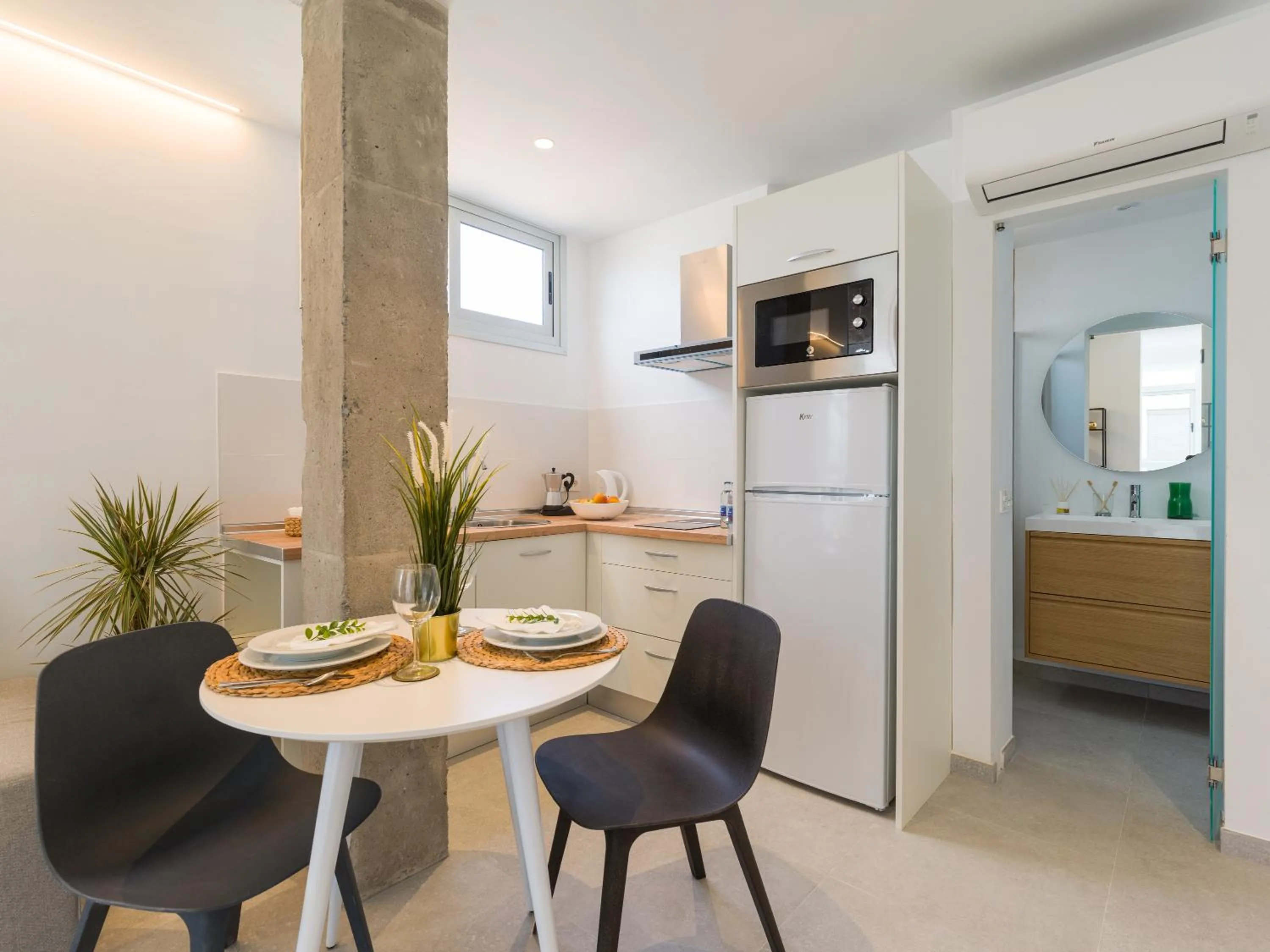 Kitchen or kitchenette in Shabolo Apartments Las Palmas