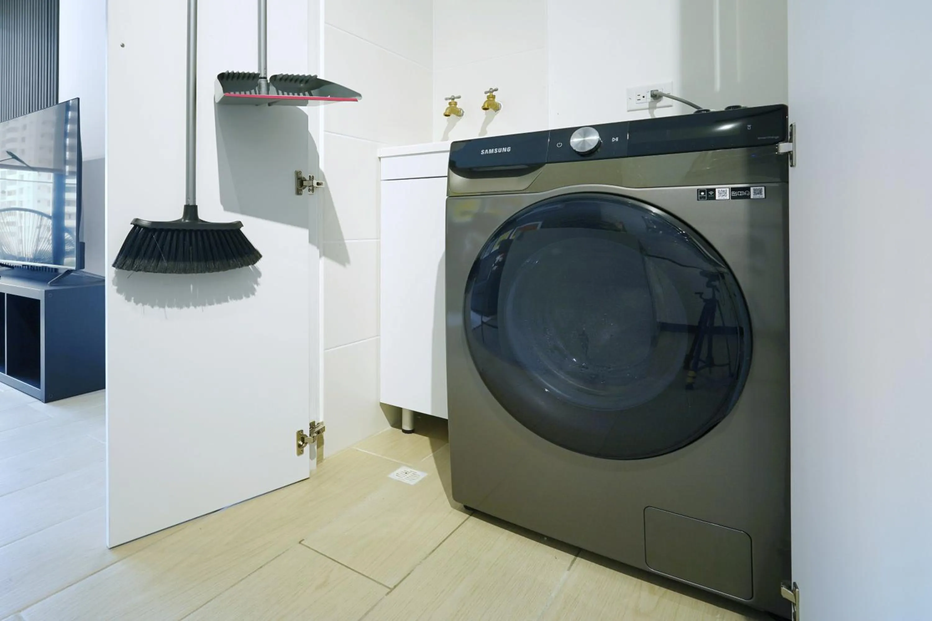 washing machine in Wynwood House San Francisco