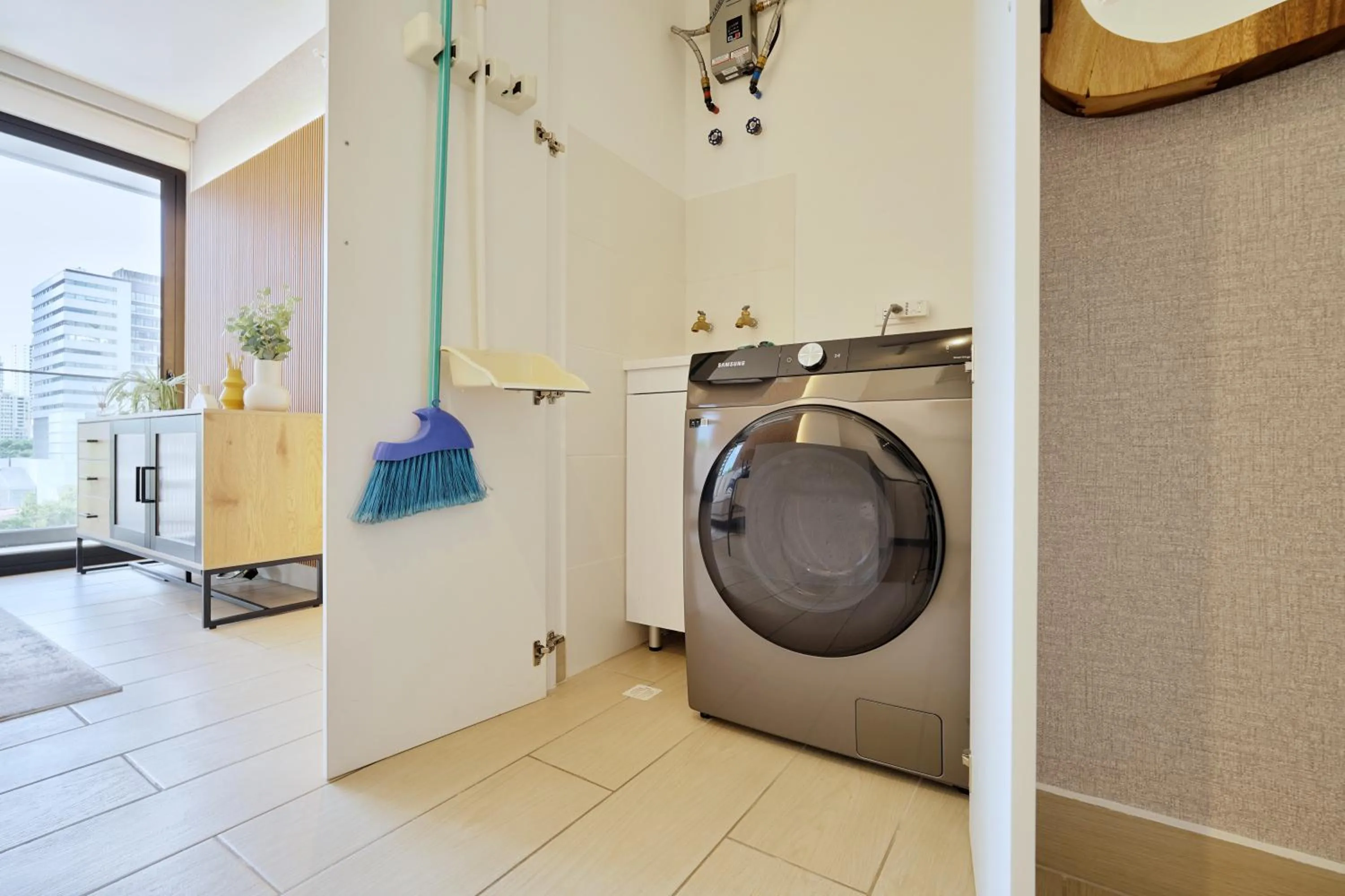 washing machine in Wynwood House San Francisco