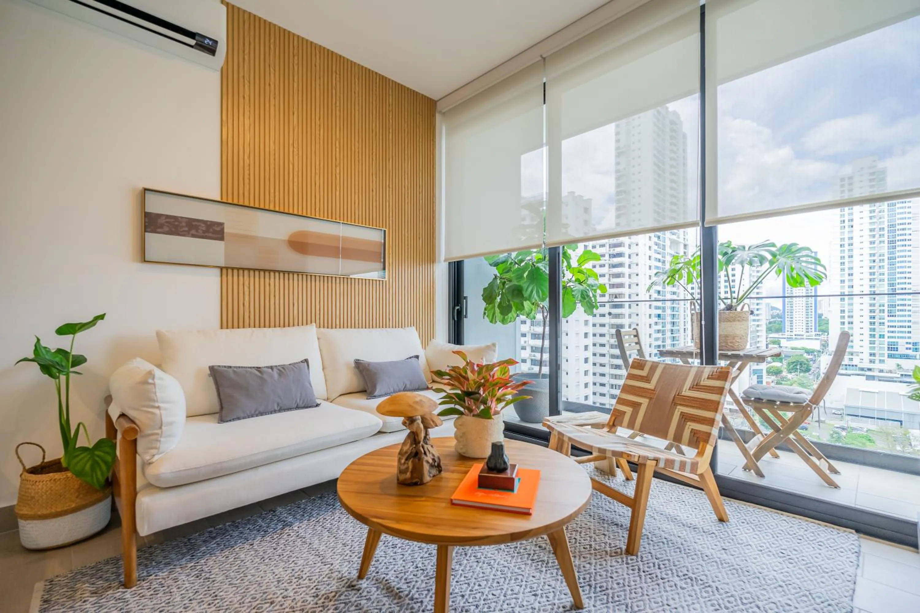 Living room in Wynwood House San Francisco