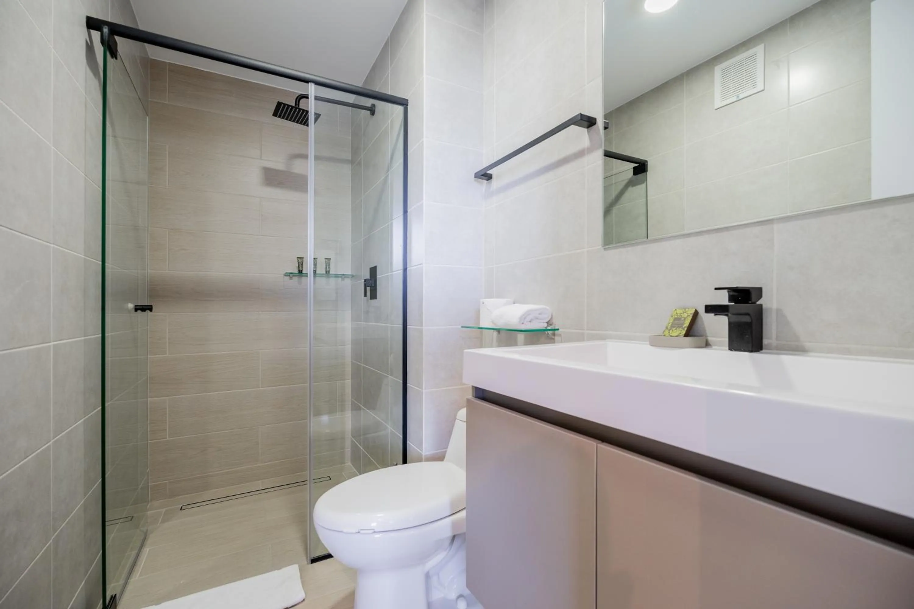 Bathroom in Wynwood House San Francisco