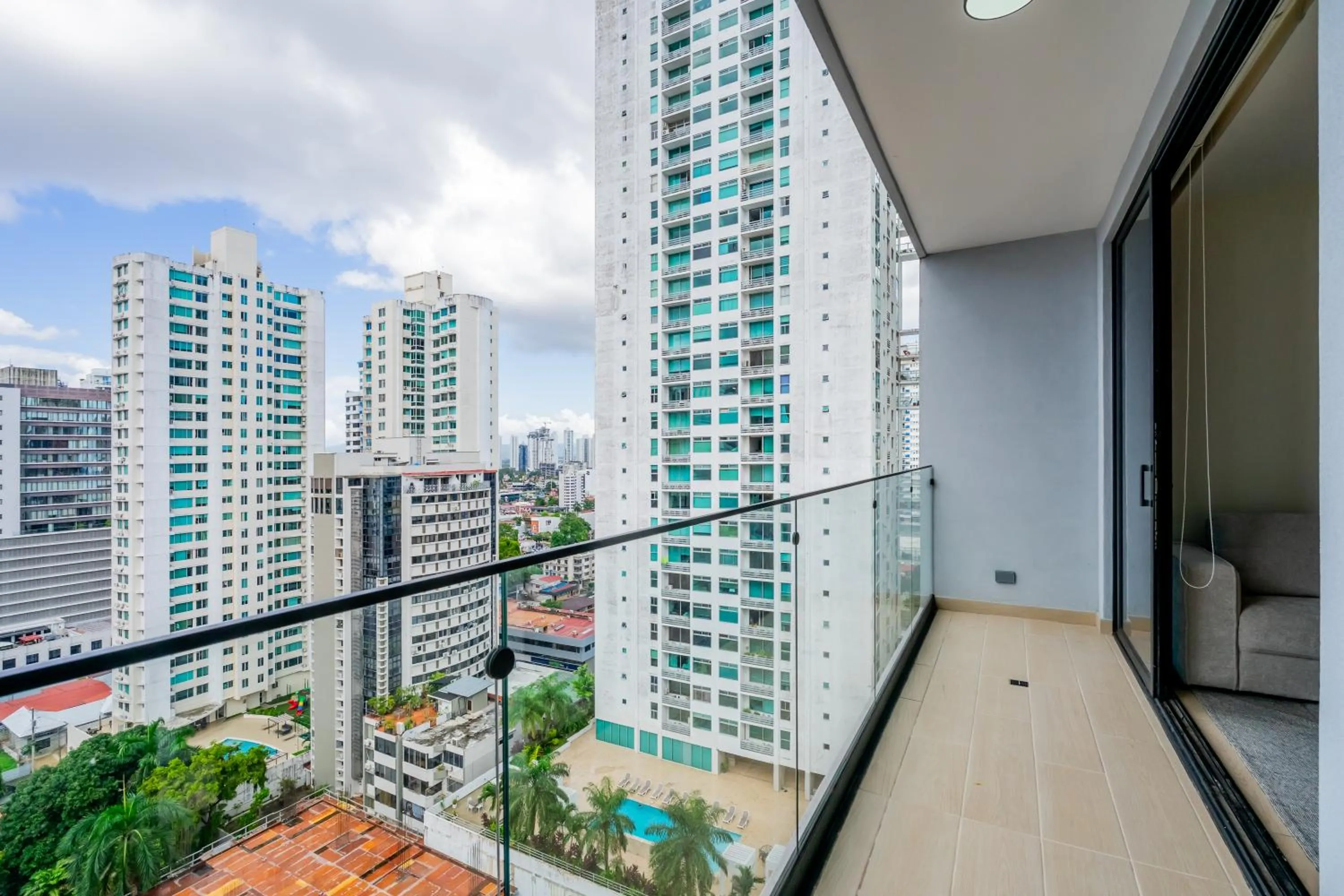 Day in Wynwood House San Francisco