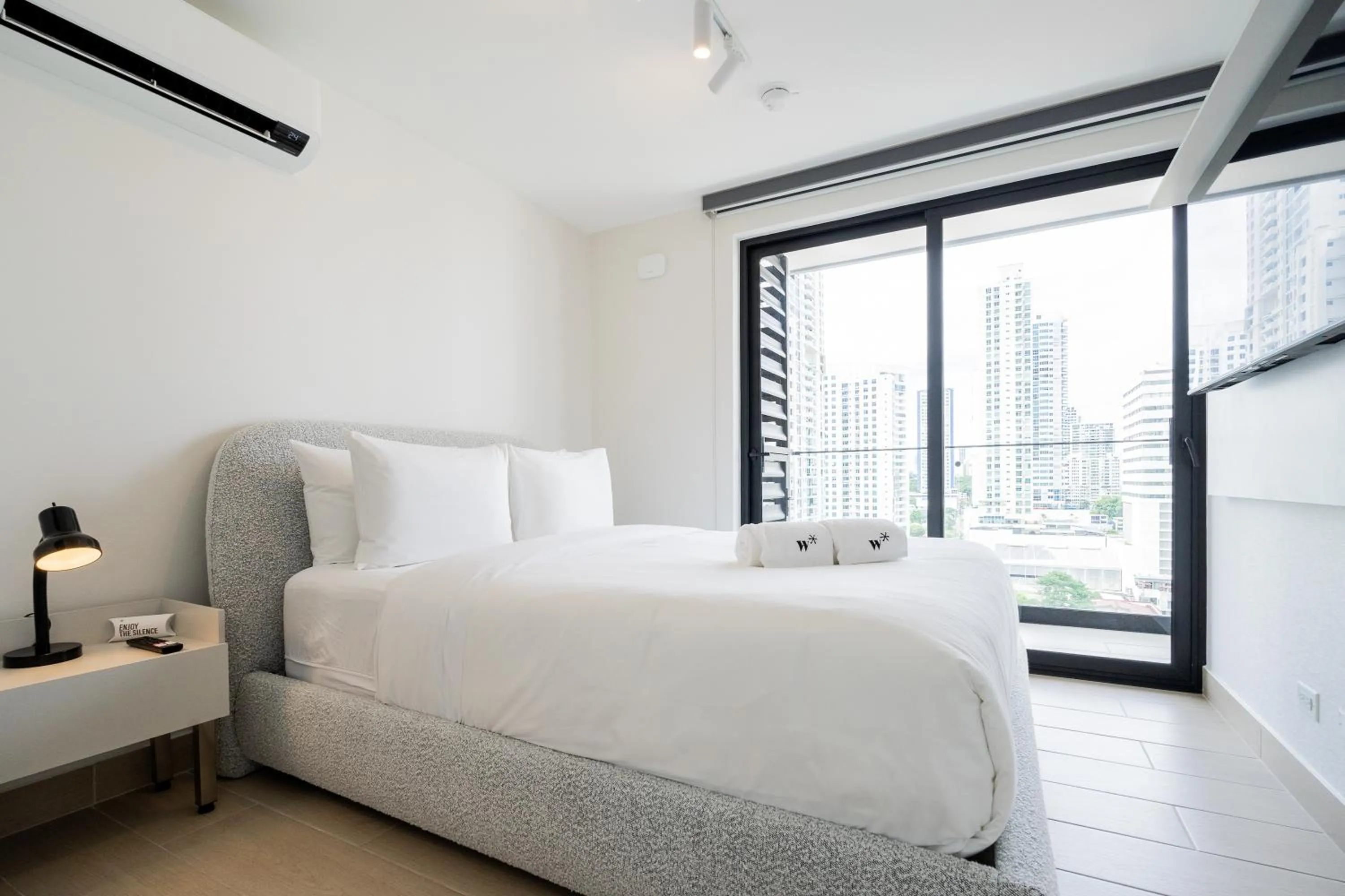 Bedroom, Bed in Wynwood House San Francisco