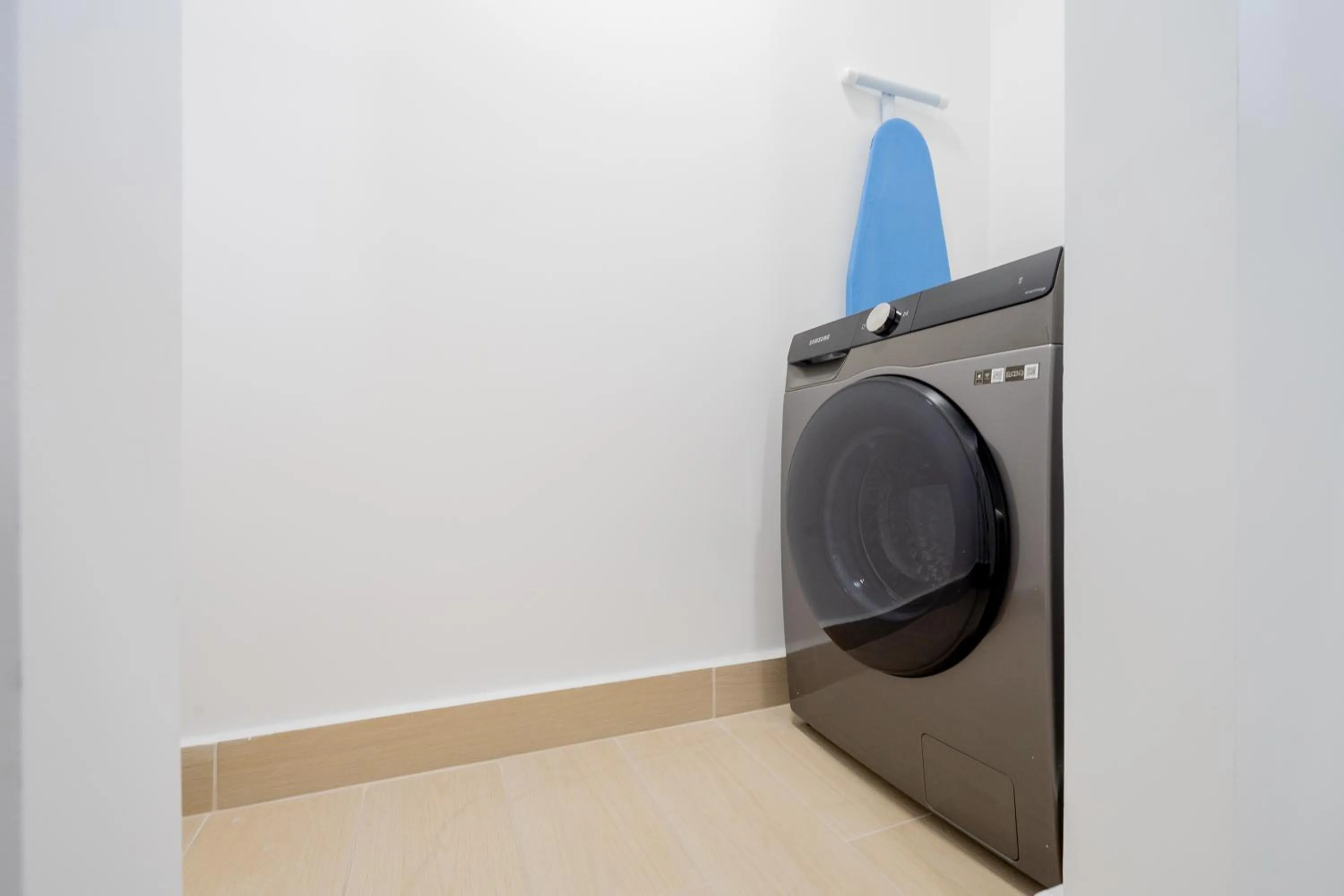 washing machine in Wynwood House San Francisco