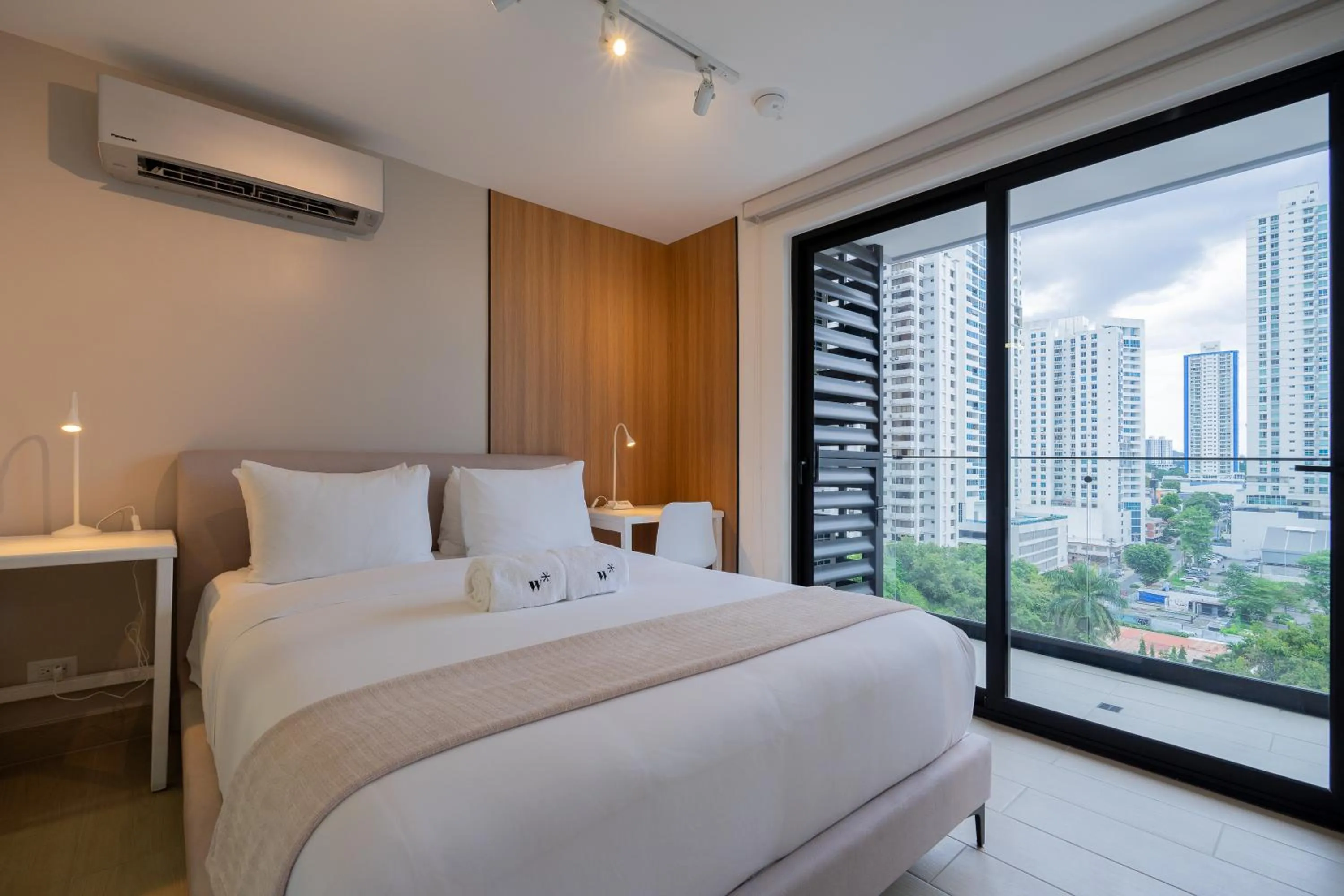 Bedroom, Bed in Wynwood House San Francisco