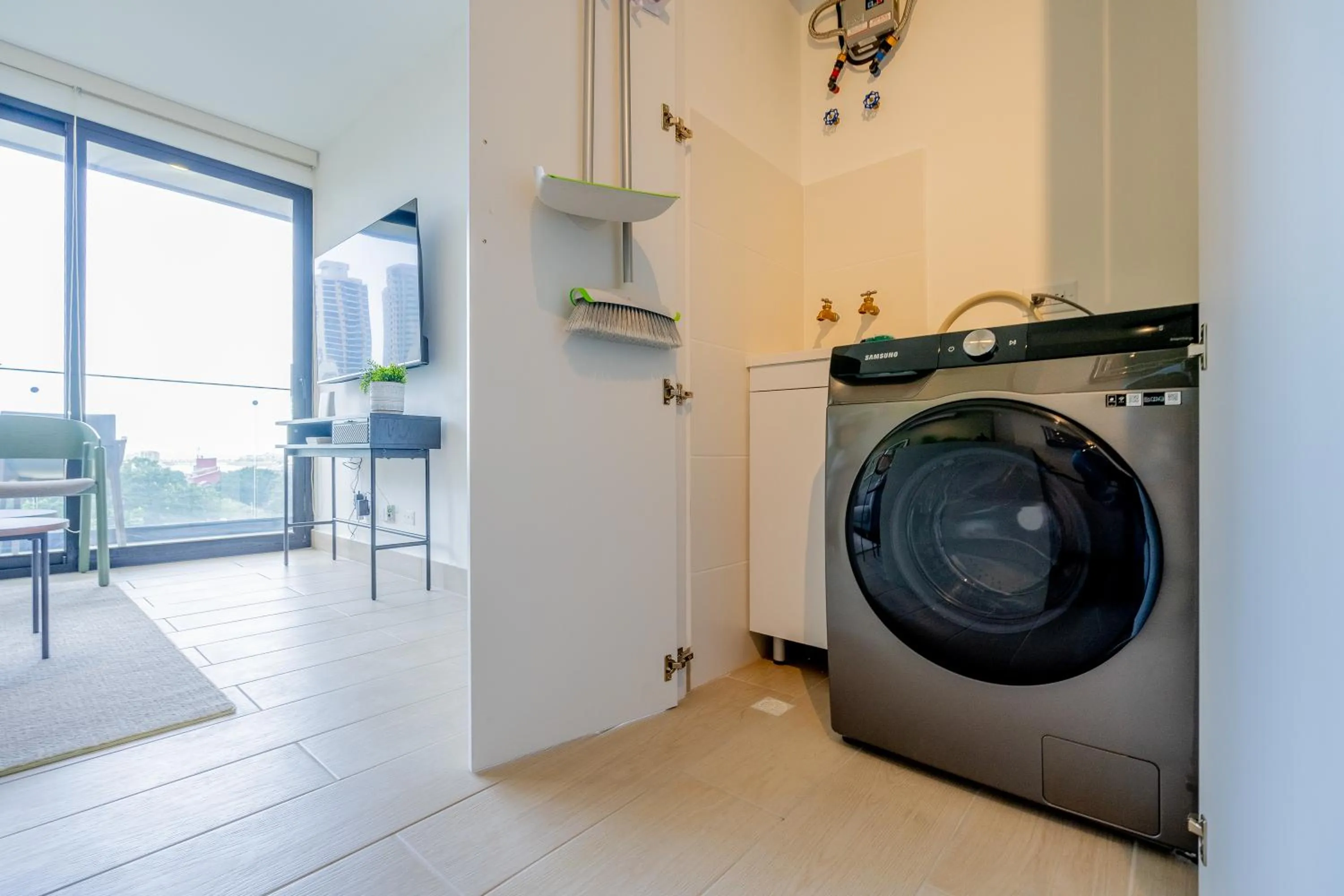 washing machine in Wynwood House San Francisco