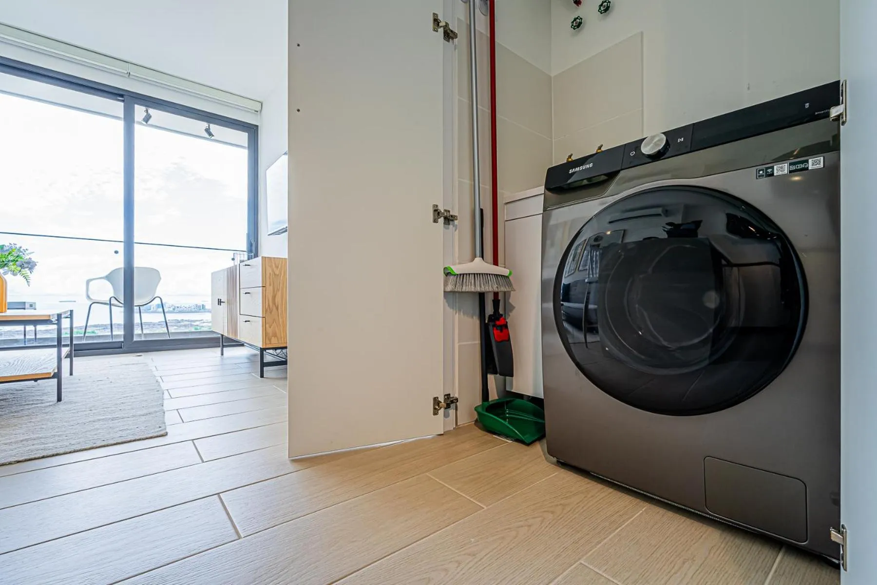 washing machine in Wynwood House San Francisco