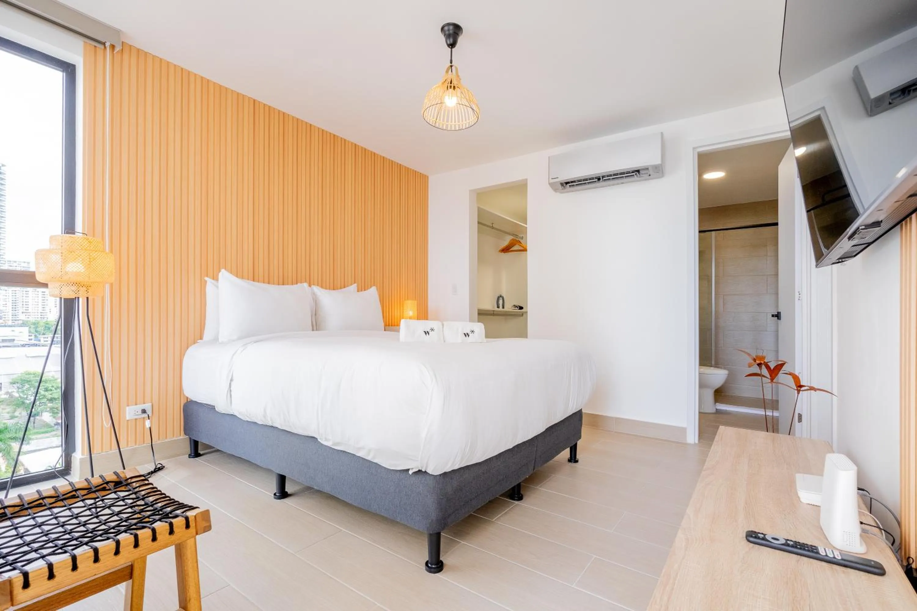 Bedroom, Bed in Wynwood House San Francisco