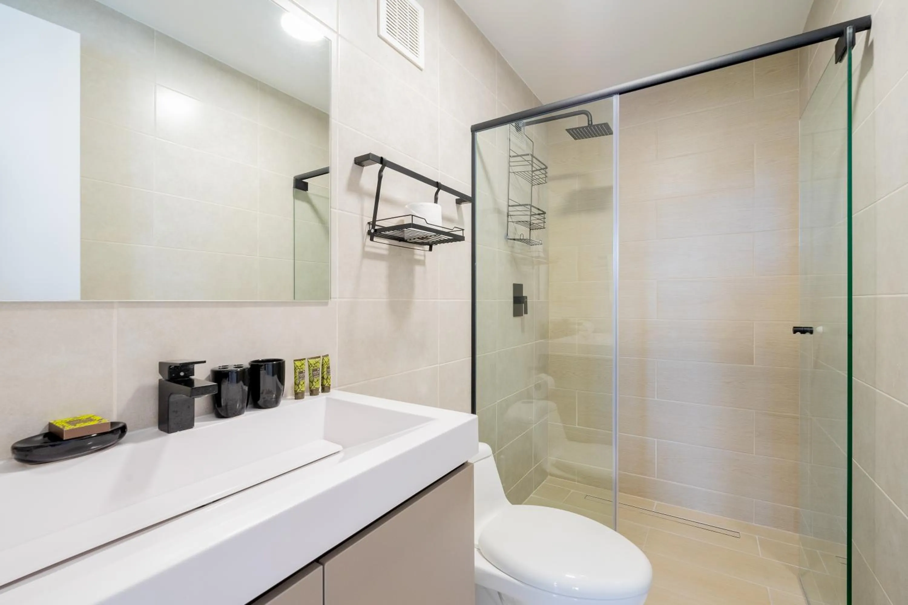 Bathroom in Wynwood House San Francisco