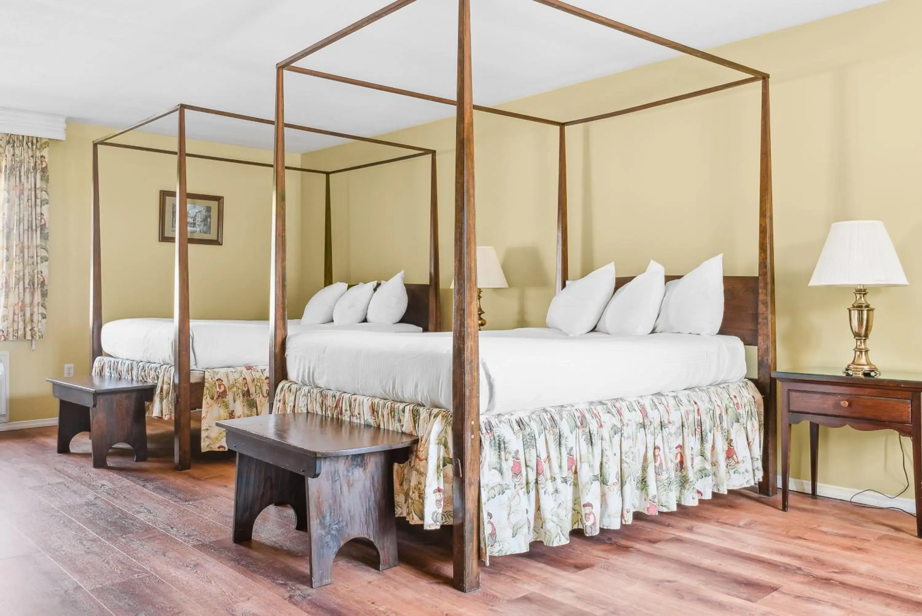 Deluxe Room in Beekman Arms and Delamater Inn Deluxe Room in Beekman Arms and Delamater Inn