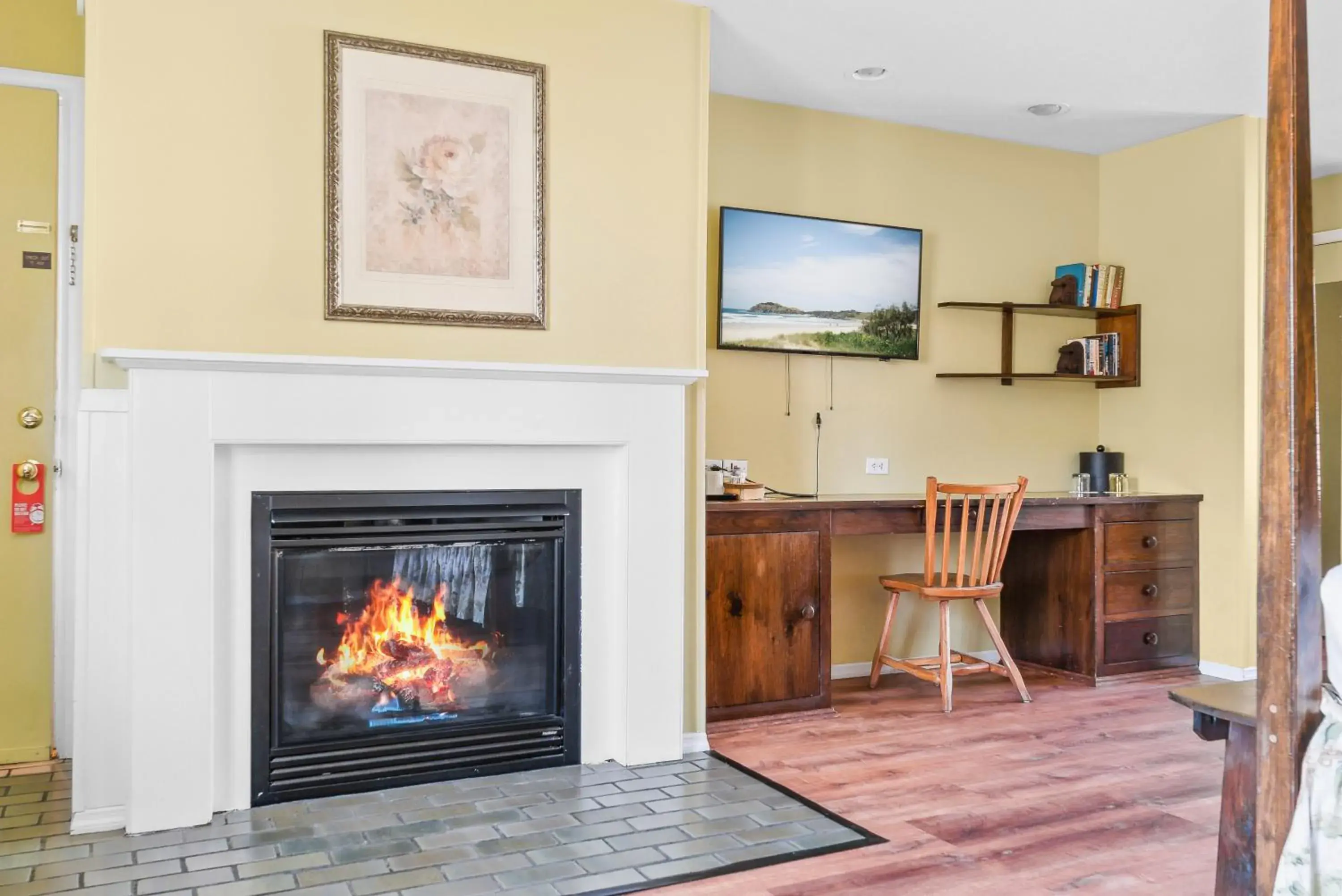 Deluxe King Room in Beekman Arms and Delamater Inn Deluxe King Room in Beekman Arms and Delamater Inn