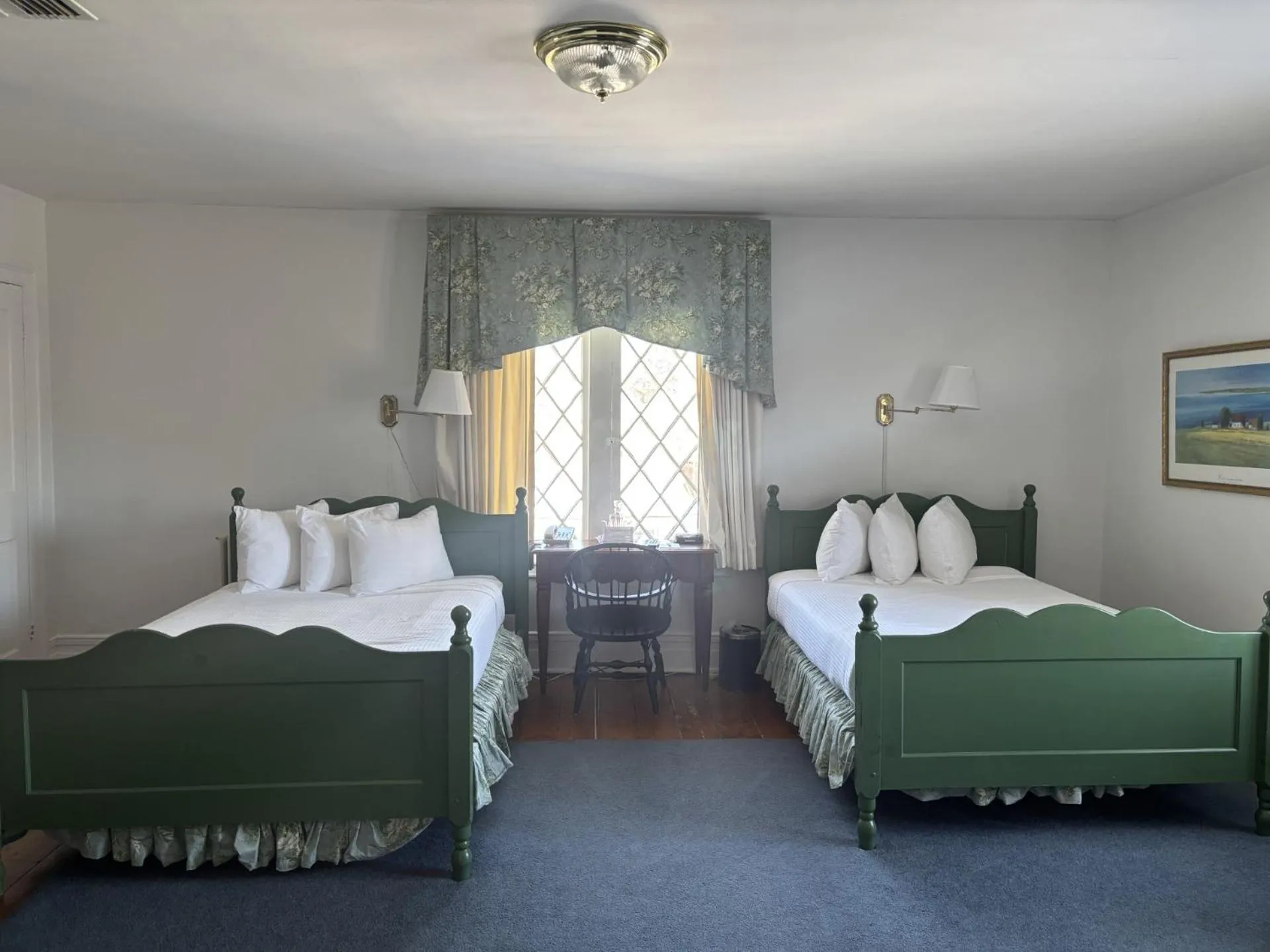 Bed in Beekman Arms and Delamater Inn