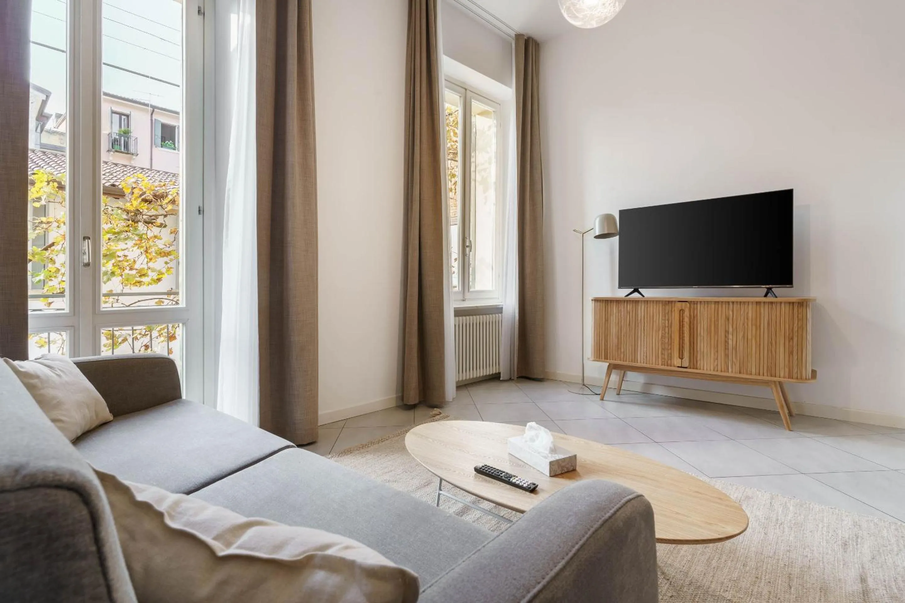 TV and multimedia in Limehome Verona La Vigna in Città