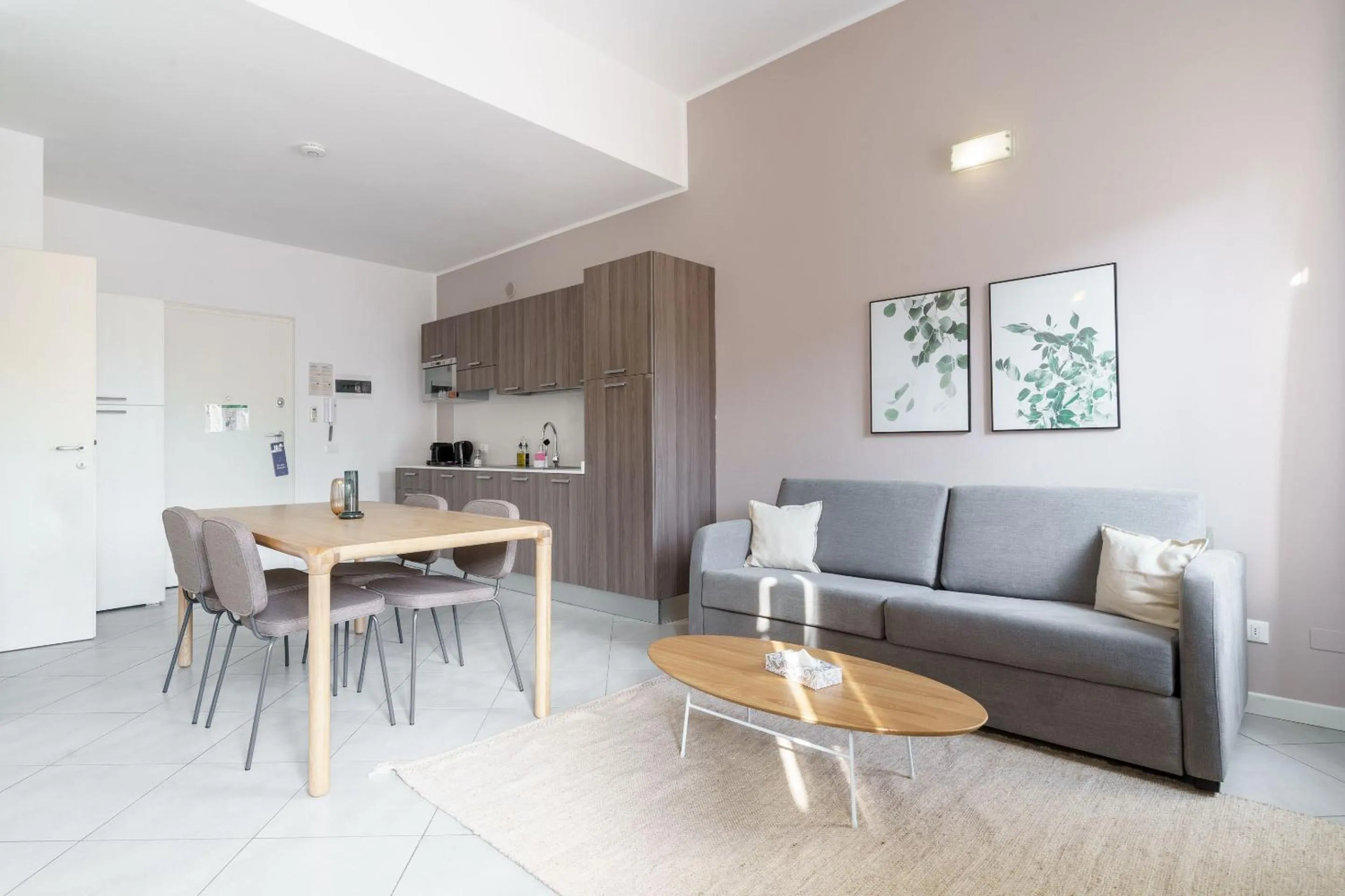 Kitchen or kitchenette in Limehome Verona La Vigna in Città