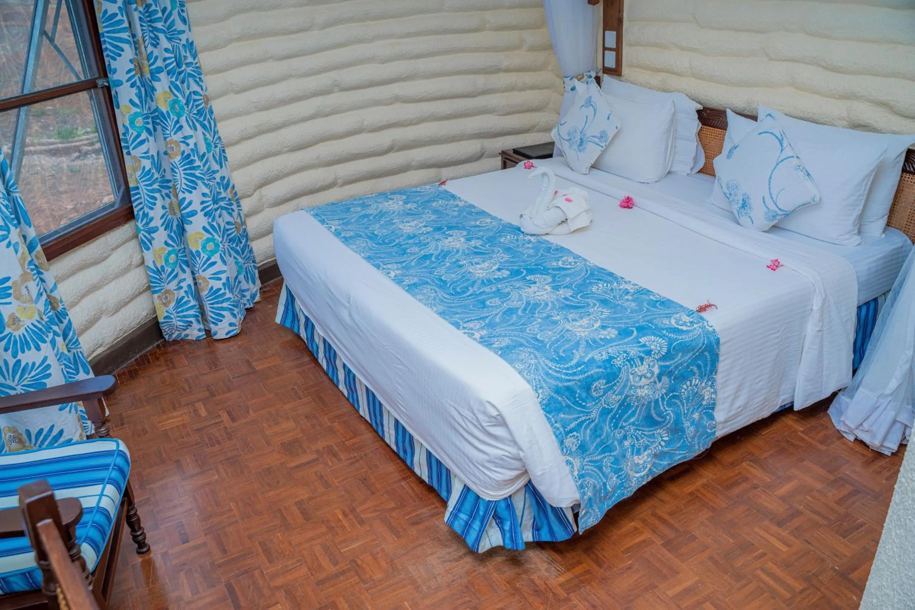 Bedroom, Bed in Salt Lick Safari Lodge