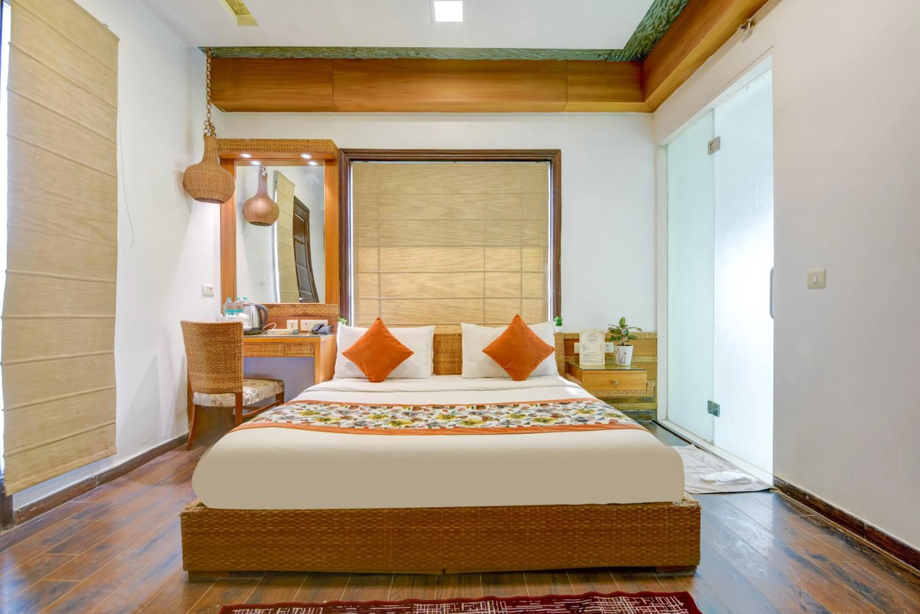 Bed in Qotel Signature Lavish Inn Rajouri Garden