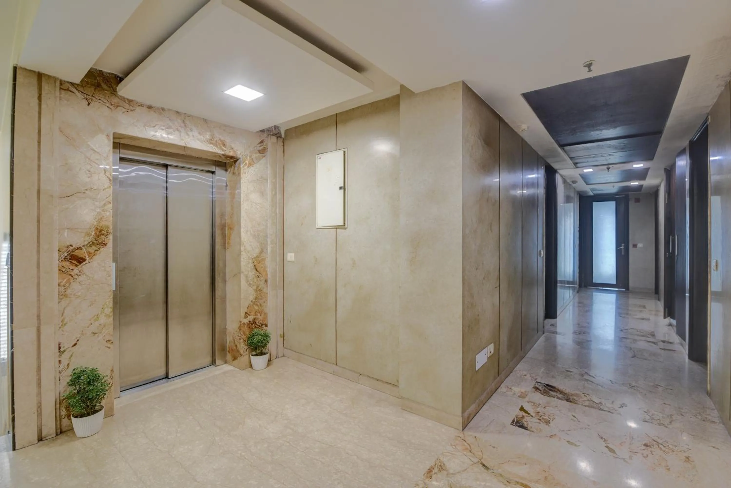 elevator in Qotel Signature Lavish Inn Rajouri Garden