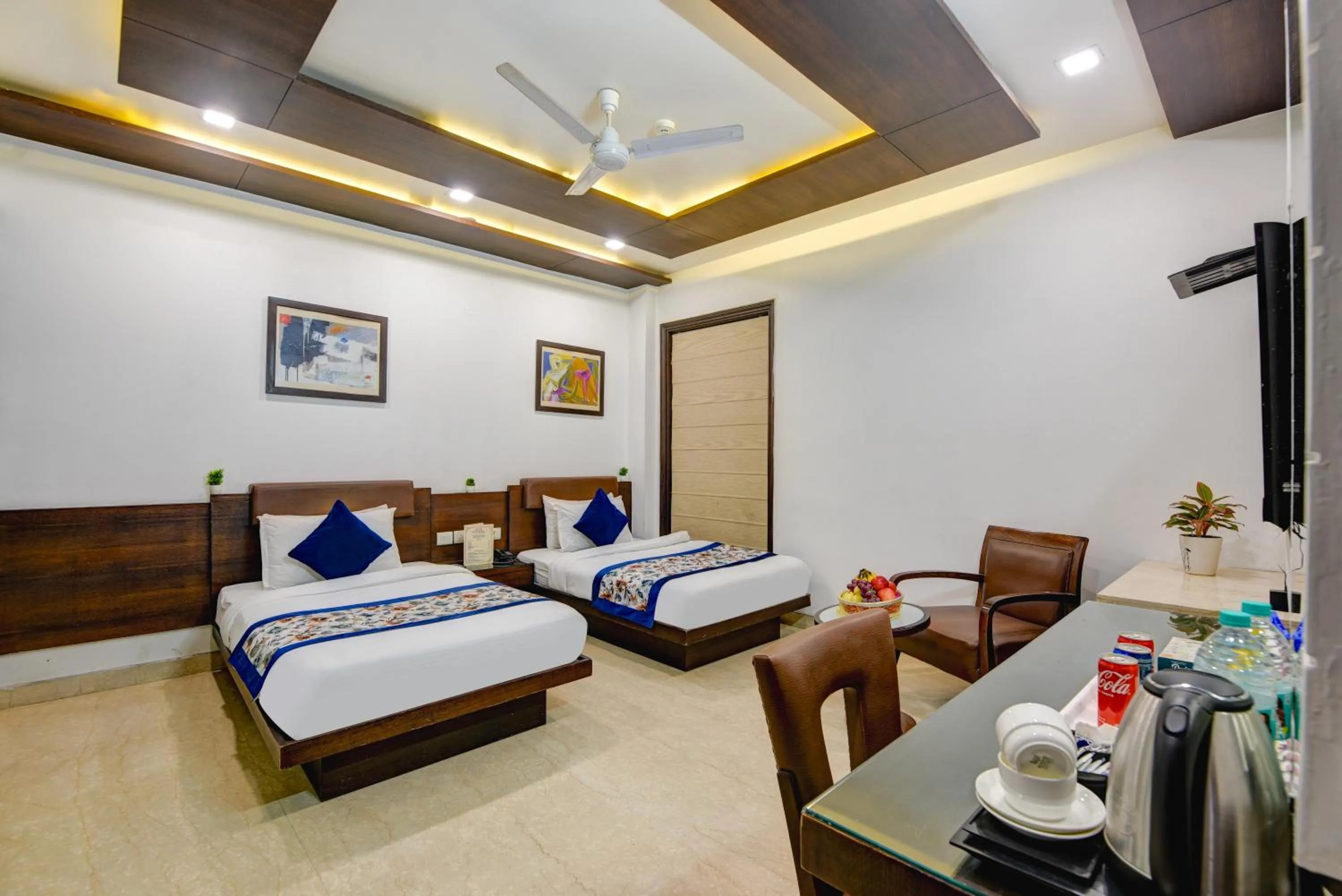 Bed in Qotel Signature Lavish Inn Rajouri Garden